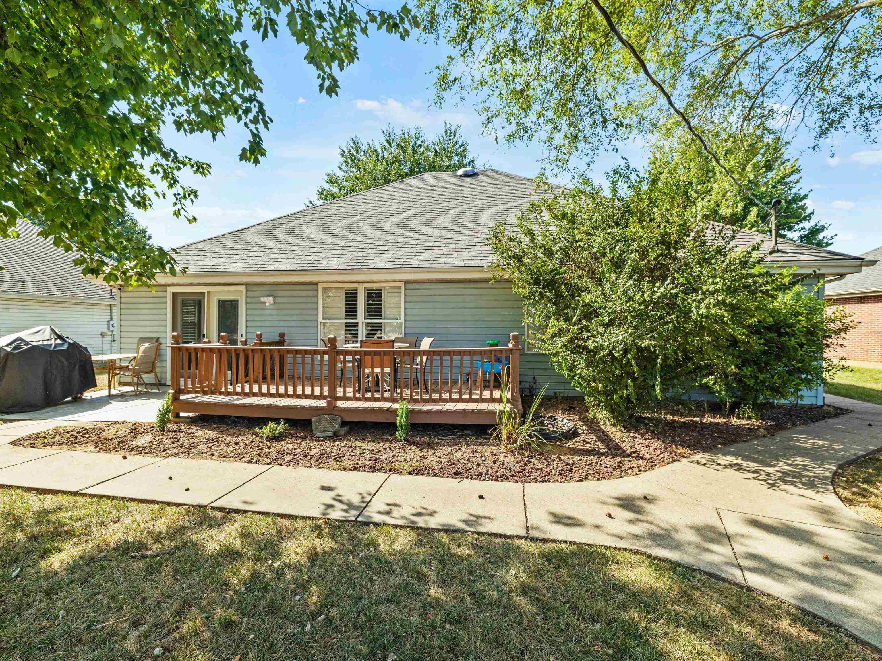 1122 Landing Meadows Dr, Henderson, Kentucky 42420, 3 Bedrooms Bedrooms, ,2 BathroomsBathrooms,Single Family Residence,For Sale,Landing Meadows Dr,90553