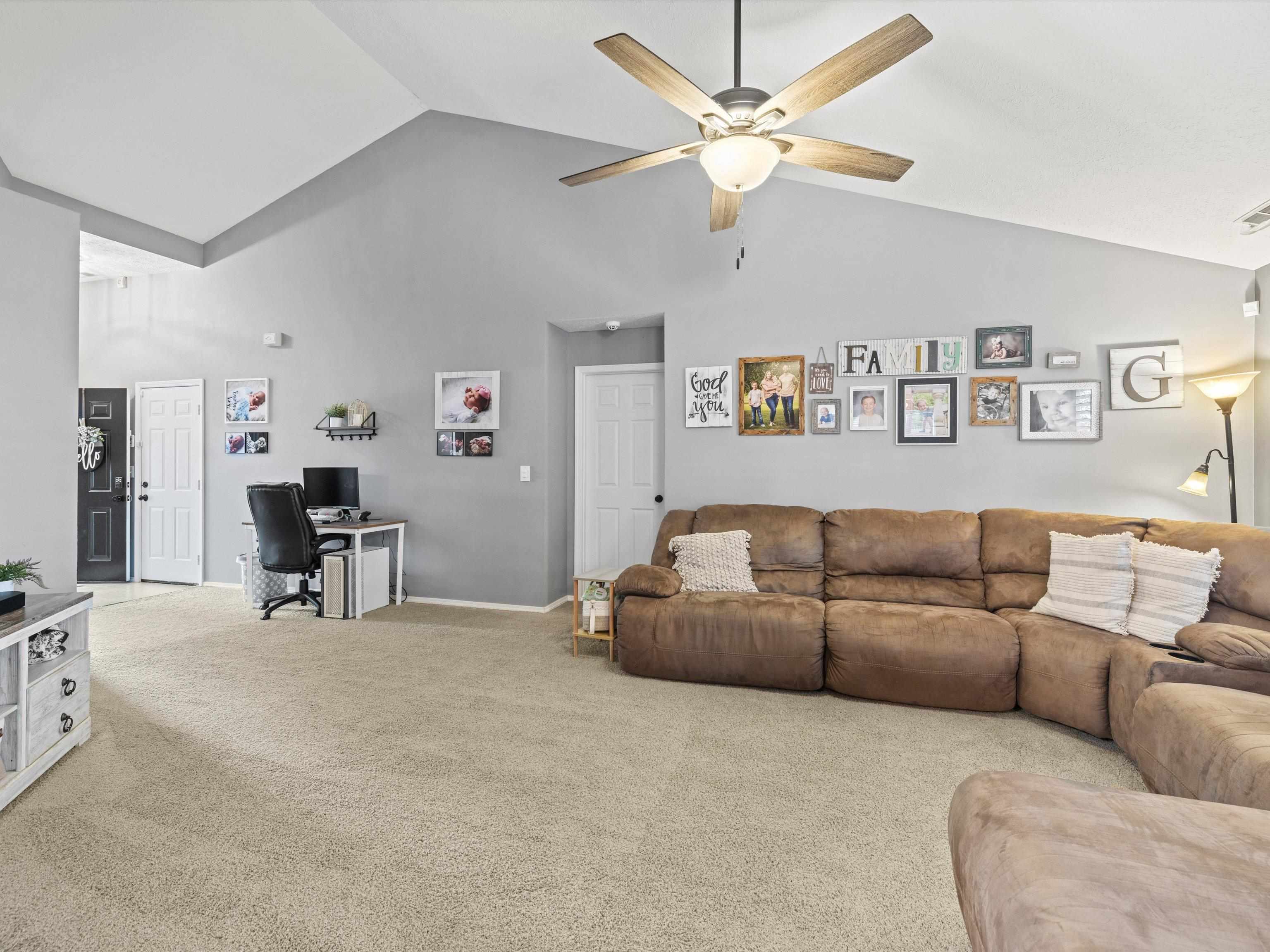 1122 Landing Meadows Dr, Henderson, Kentucky 42420, 3 Bedrooms Bedrooms, ,2 BathroomsBathrooms,Single Family Residence,For Sale,Landing Meadows Dr,90553