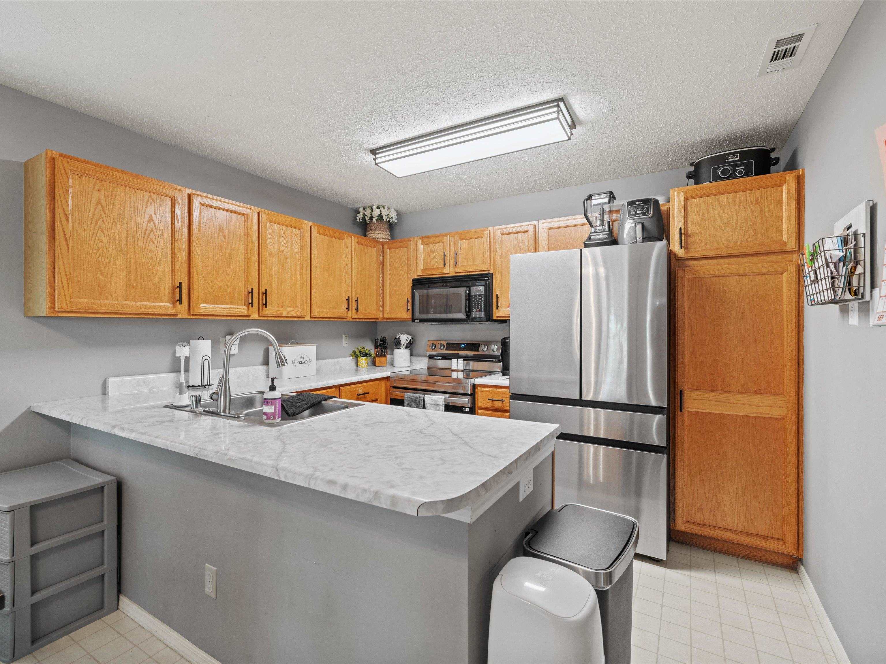1122 Landing Meadows Dr, Henderson, Kentucky 42420, 3 Bedrooms Bedrooms, ,2 BathroomsBathrooms,Single Family Residence,For Sale,Landing Meadows Dr,90553