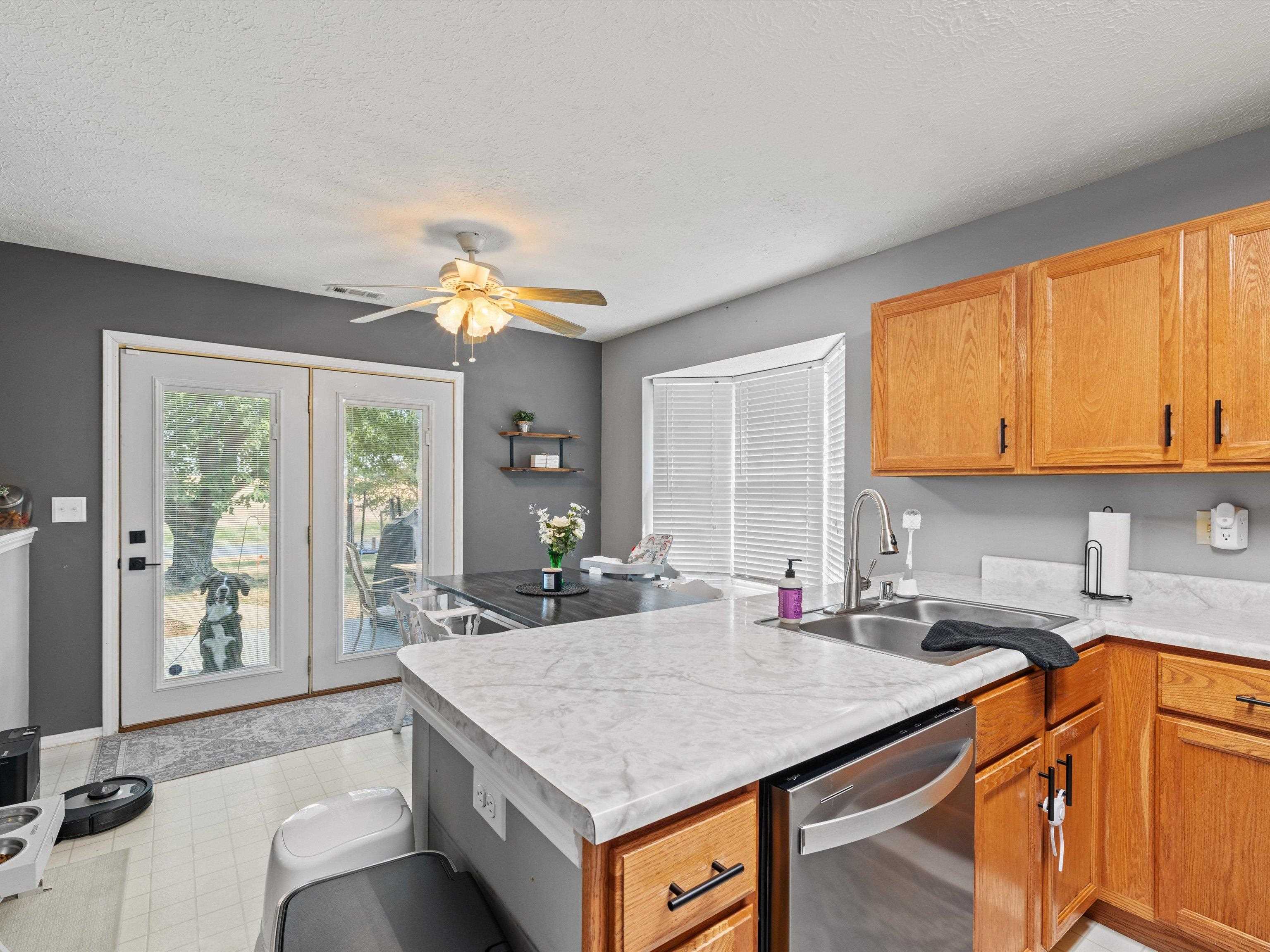1122 Landing Meadows Dr, Henderson, Kentucky 42420, 3 Bedrooms Bedrooms, ,2 BathroomsBathrooms,Single Family Residence,For Sale,Landing Meadows Dr,90553