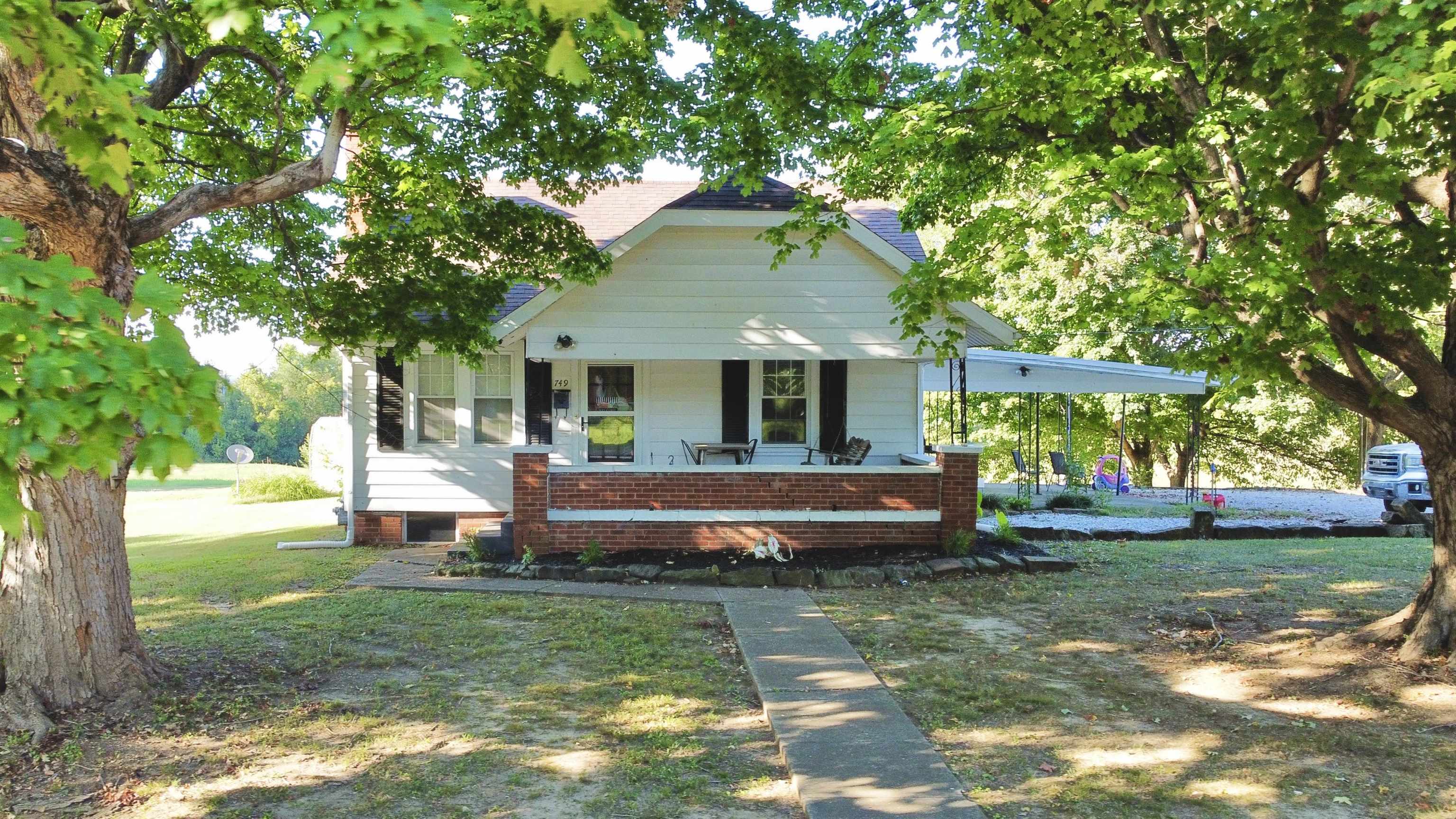 749 Oakwood Dr, Hartford, Kentucky 42347, 4 Bedrooms Bedrooms, ,1 BathroomBathrooms,Single Family Residence,For Sale,Oakwood Dr,90559