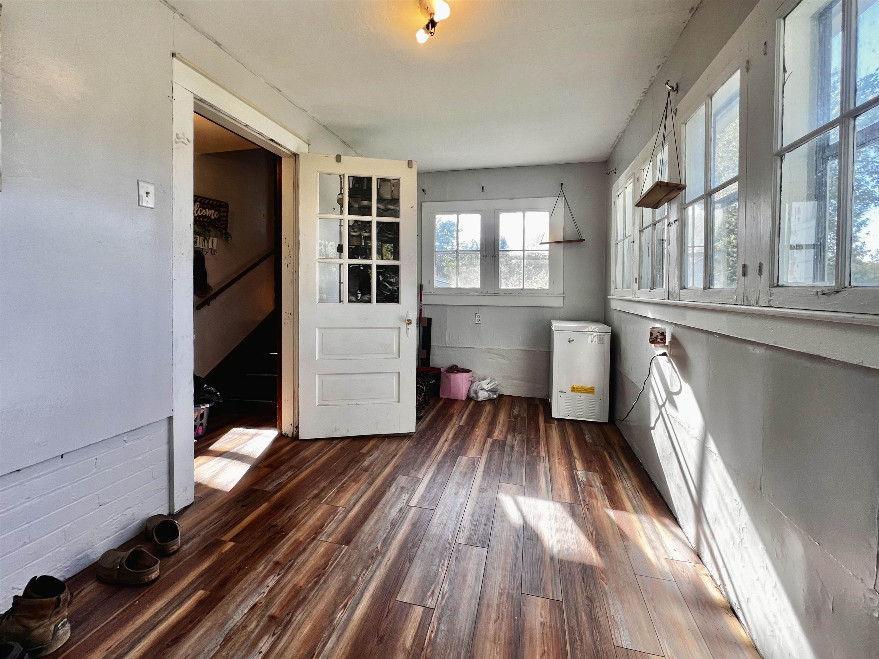 749 Oakwood Dr, Hartford, Kentucky 42347, 4 Bedrooms Bedrooms, ,1 BathroomBathrooms,Single Family Residence,For Sale,Oakwood Dr,90559