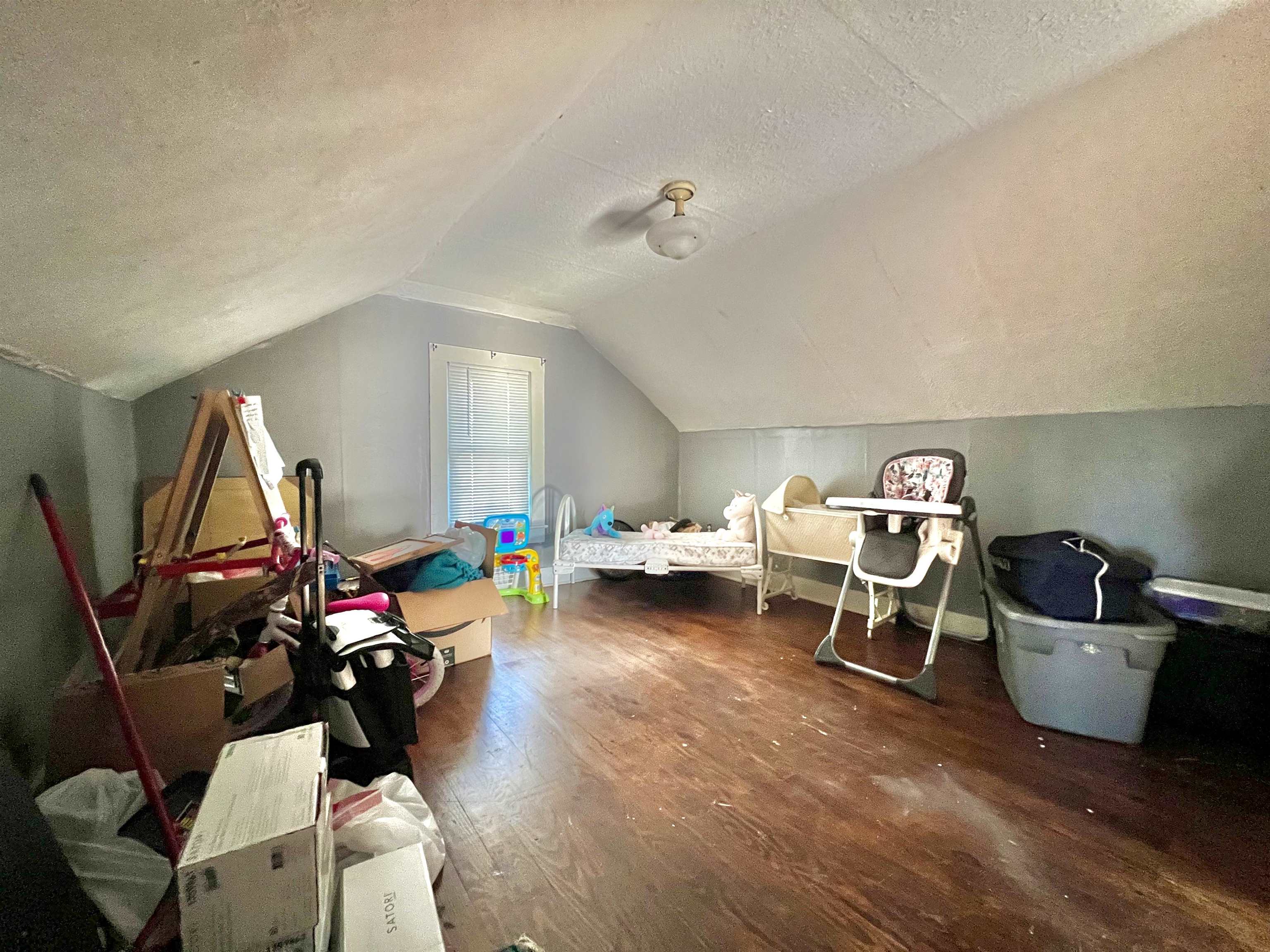 749 Oakwood Dr, Hartford, Kentucky 42347, 4 Bedrooms Bedrooms, ,1 BathroomBathrooms,Single Family Residence,For Sale,Oakwood Dr,90559