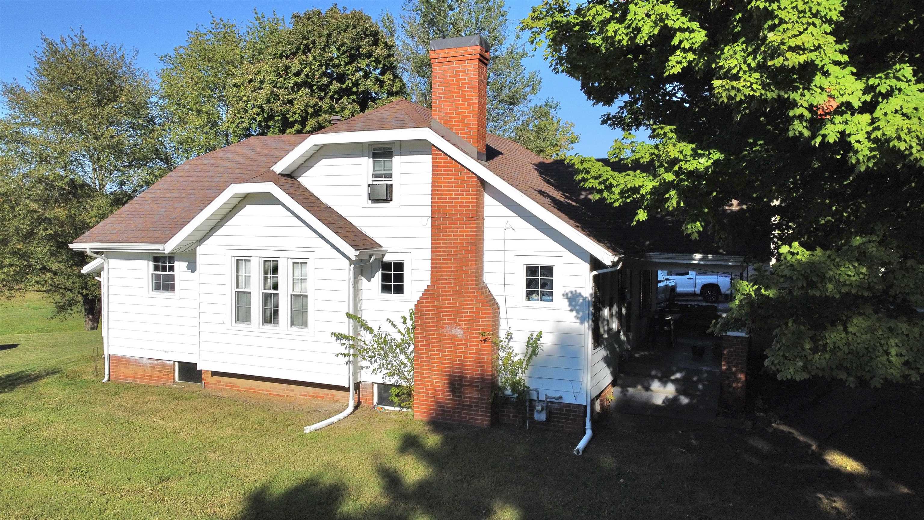 749 Oakwood Dr, Hartford, Kentucky 42347, 4 Bedrooms Bedrooms, ,1 BathroomBathrooms,Single Family Residence,For Sale,Oakwood Dr,90559