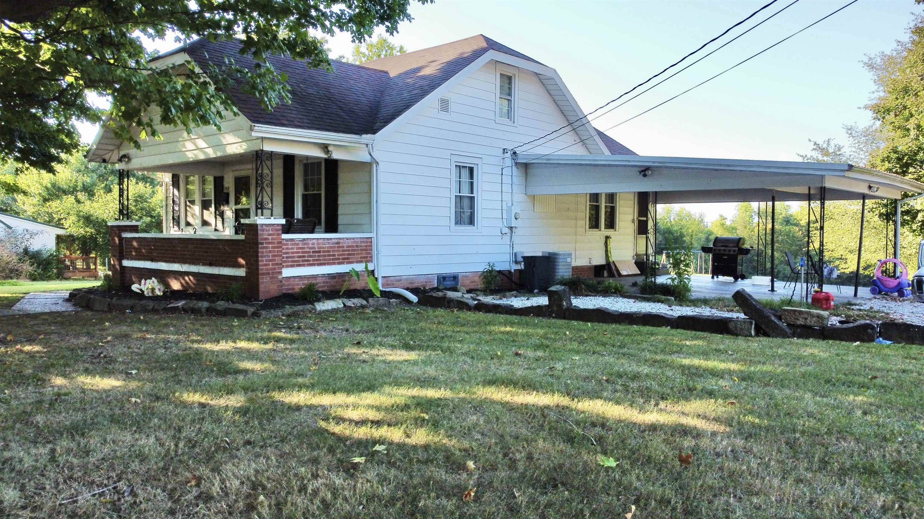 749 Oakwood Dr, Hartford, Kentucky 42347, 4 Bedrooms Bedrooms, ,1 BathroomBathrooms,Single Family Residence,For Sale,Oakwood Dr,90559