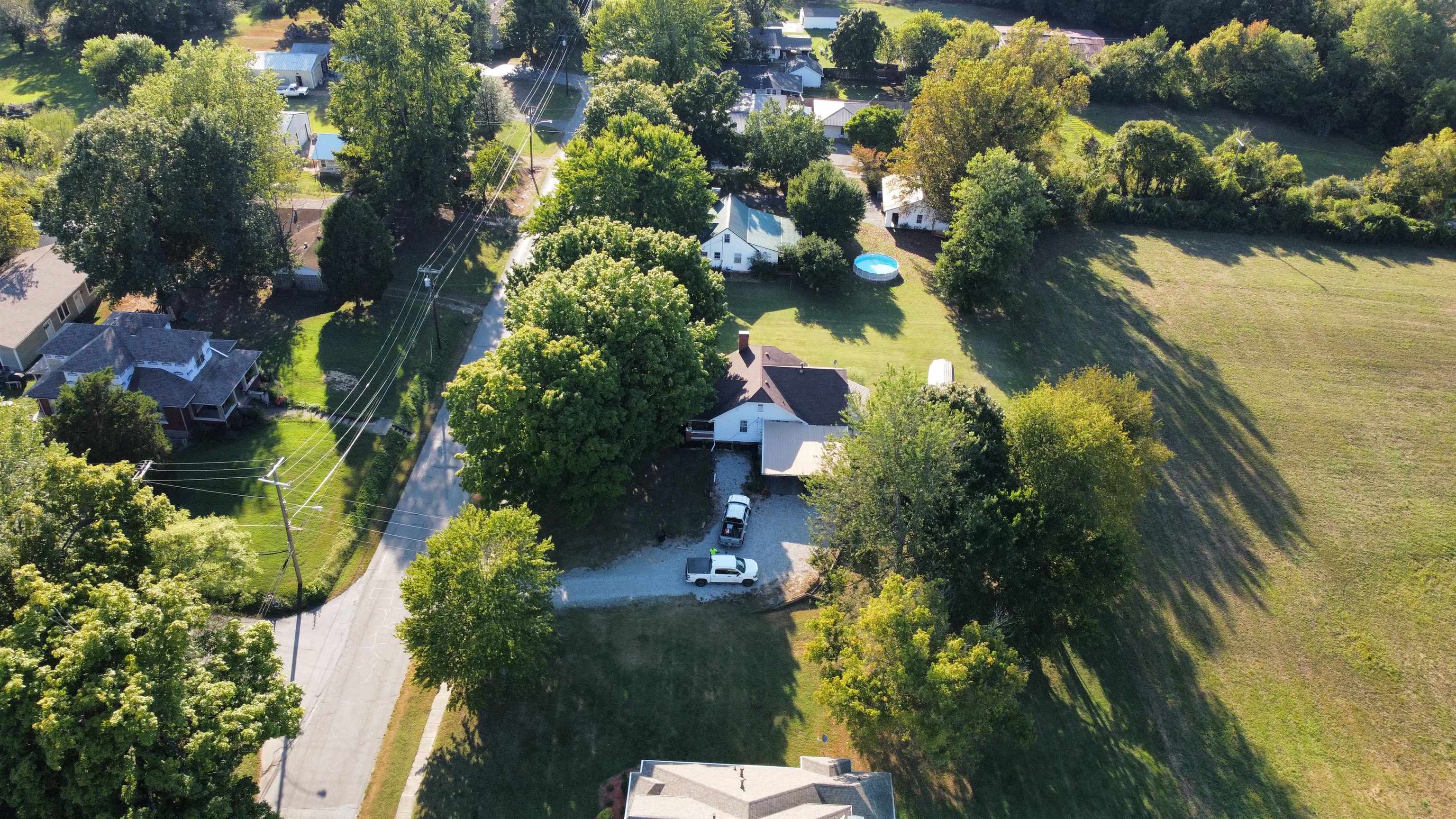 749 Oakwood Dr, Hartford, Kentucky 42347, 4 Bedrooms Bedrooms, ,1 BathroomBathrooms,Single Family Residence,For Sale,Oakwood Dr,90559