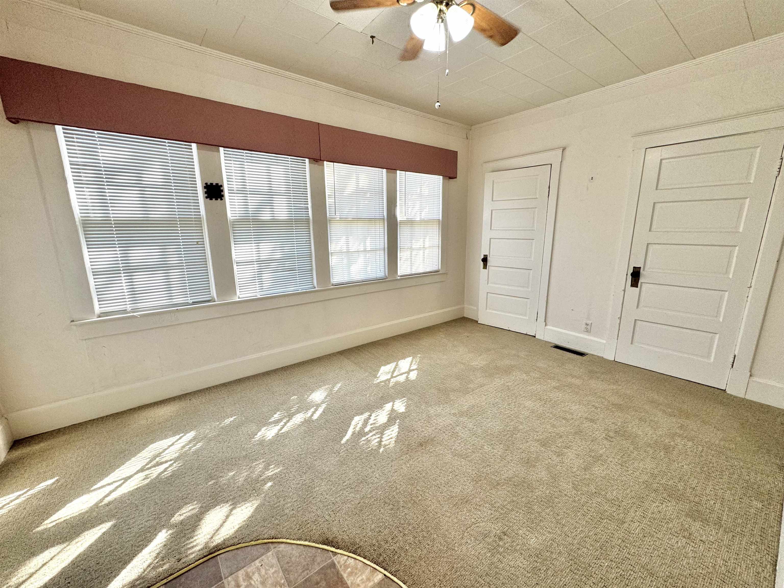 350 5th St, Calhoun, Kentucky 42327, 2 Bedrooms Bedrooms, ,2 BathroomsBathrooms,Single Family Residence,For Sale,5th St,90561
