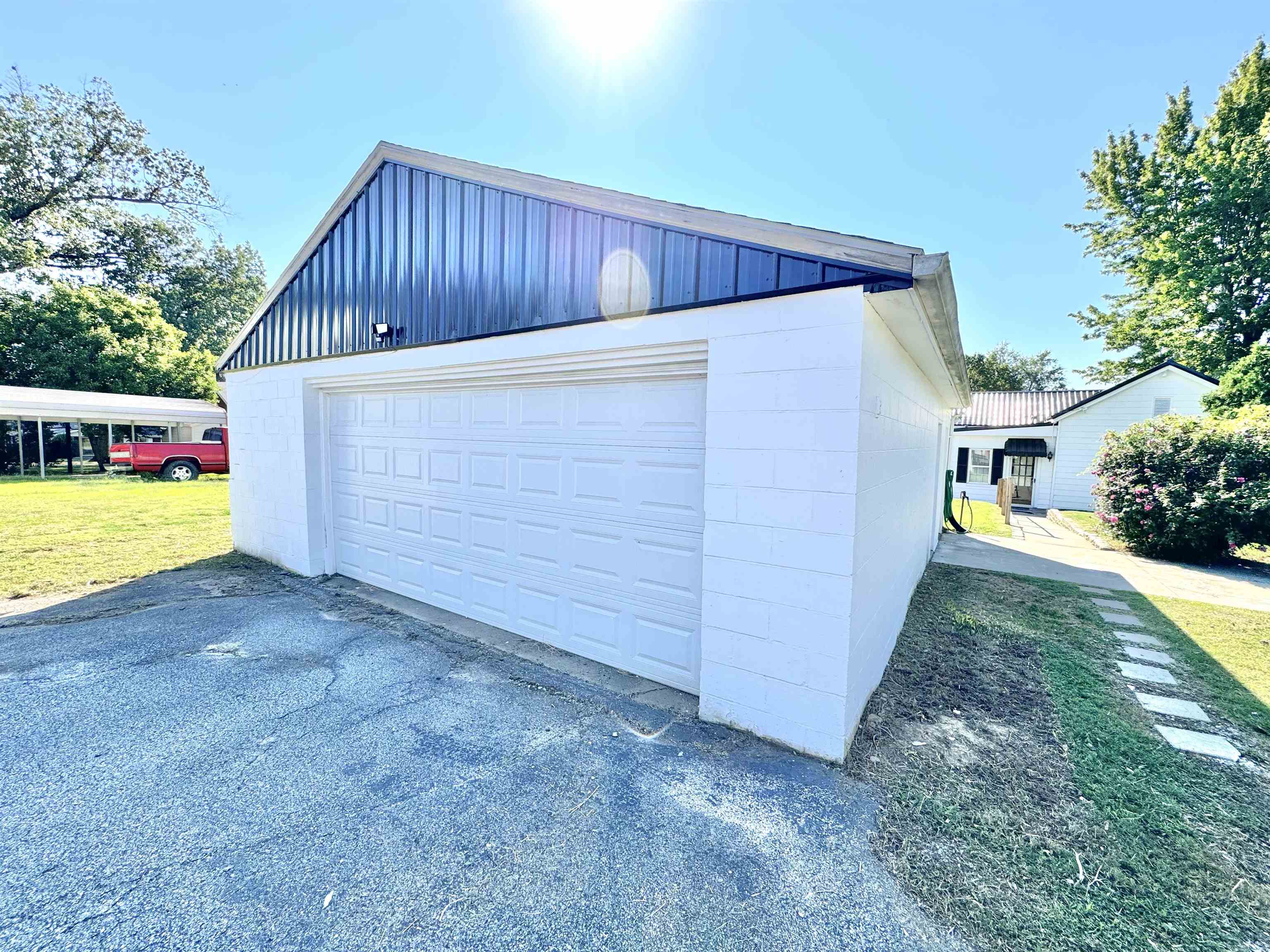 350 5th St, Calhoun, Kentucky 42327, 2 Bedrooms Bedrooms, ,2 BathroomsBathrooms,Single Family Residence,For Sale,5th St,90561