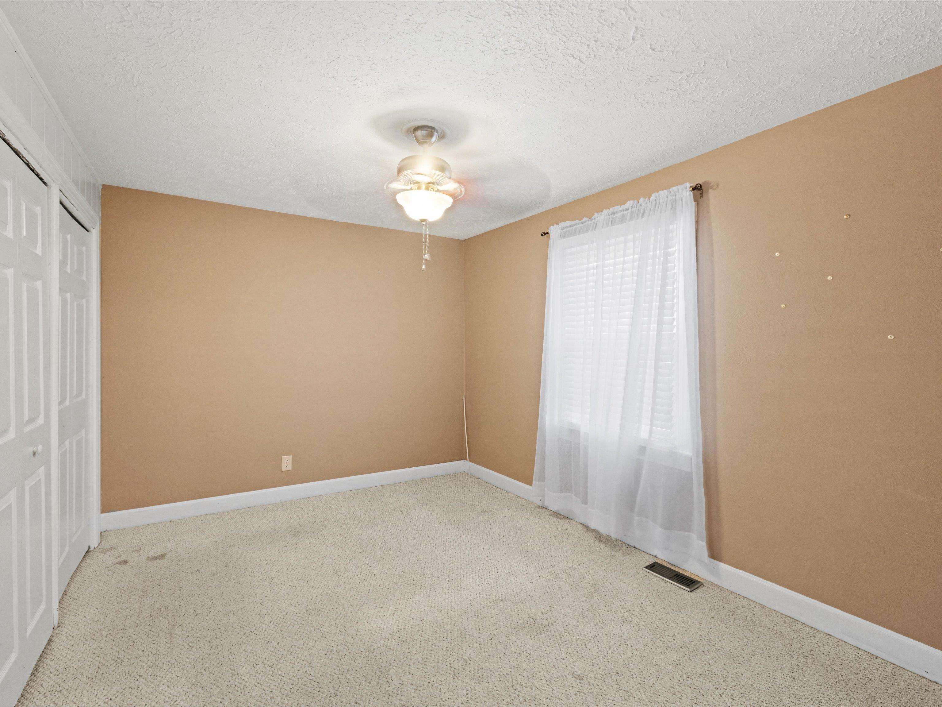 2662 Victory Ct West, Owensboro, Kentucky 42303, 2 Bedrooms Bedrooms, ,1 BathroomBathrooms,Single Family Residence,For Sale,Victory Ct West,90566