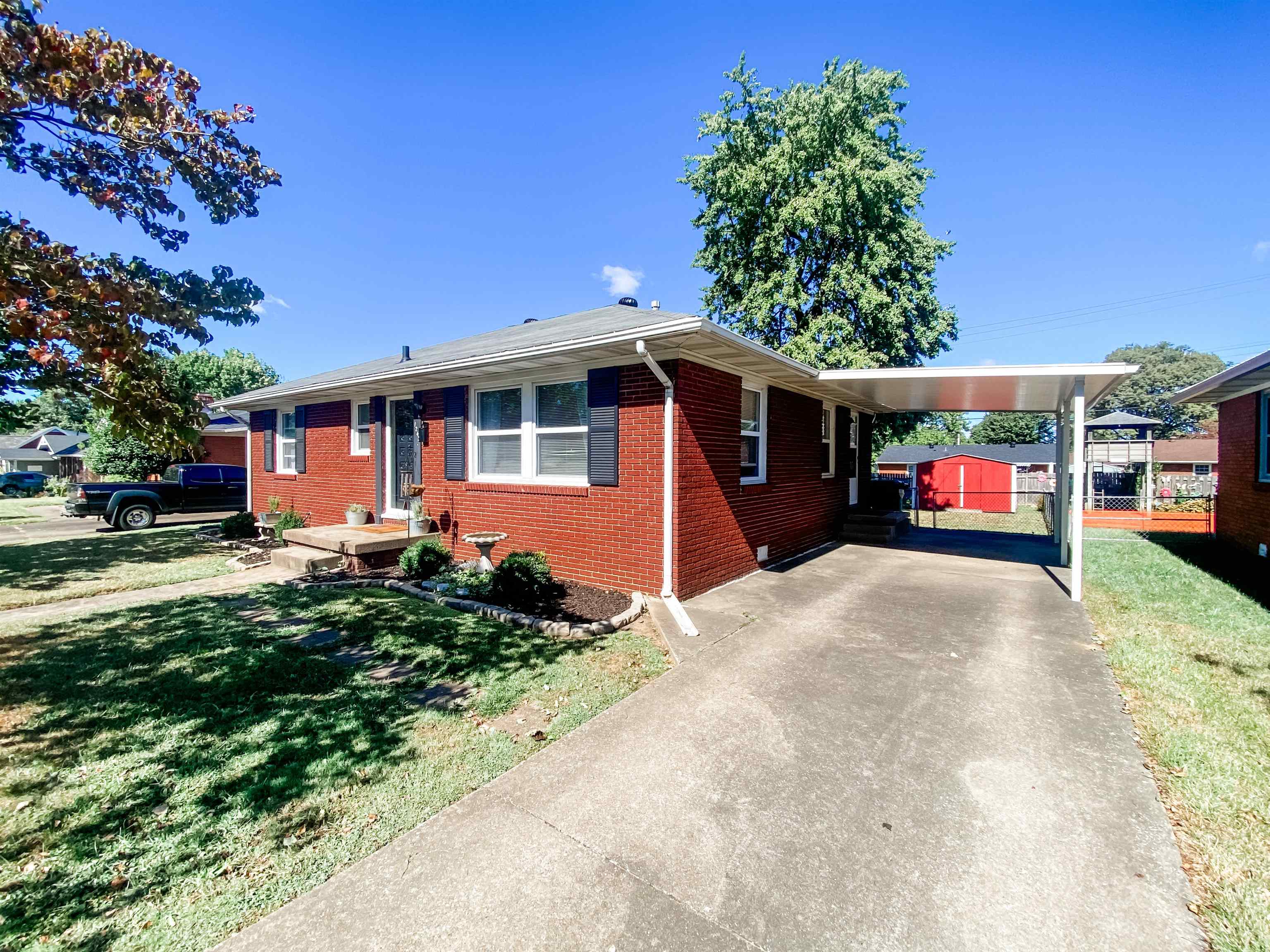 1243 Avondale Rd, Owensboro, Kentucky 42303, 3 Bedrooms Bedrooms, ,1 BathroomBathrooms,Single Family Residence,For Sale,Avondale Rd,90567
