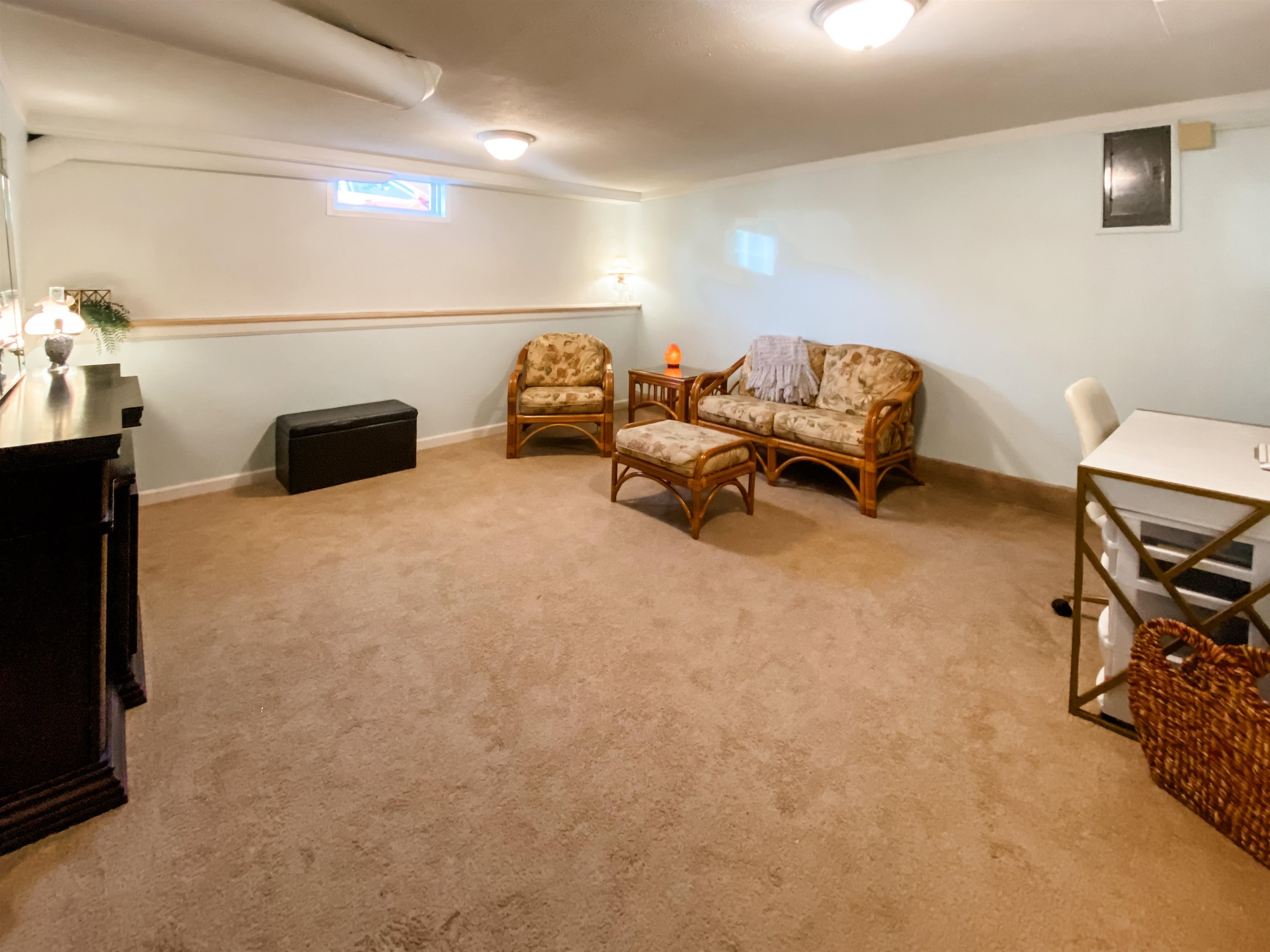 1243 Avondale Rd, Owensboro, Kentucky 42303, 3 Bedrooms Bedrooms, ,1 BathroomBathrooms,Single Family Residence,For Sale,Avondale Rd,90567