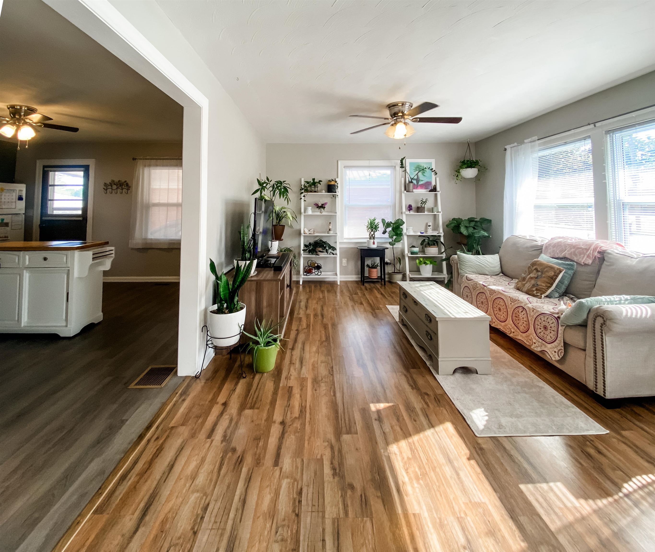 1243 Avondale Rd, Owensboro, Kentucky 42303, 3 Bedrooms Bedrooms, ,1 BathroomBathrooms,Single Family Residence,For Sale,Avondale Rd,90567