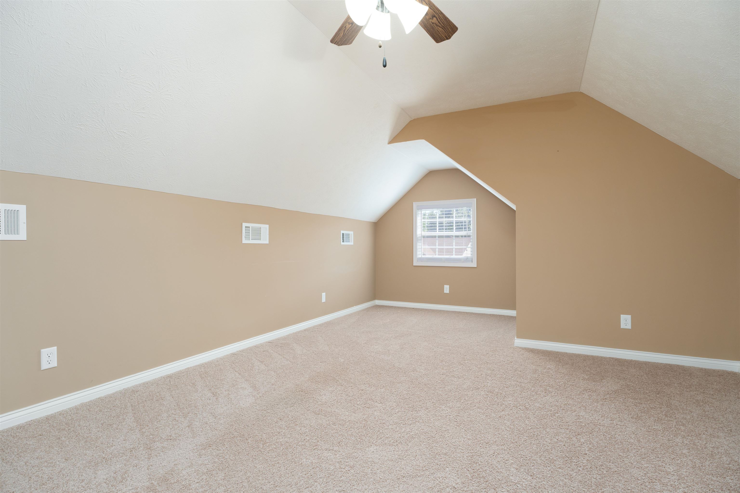 2920 Trails Way, Owensboro, Kentucky 42303, 3 Bedrooms Bedrooms, ,2 BathroomsBathrooms,Single Family Residence,For Sale,Trails Way,90569