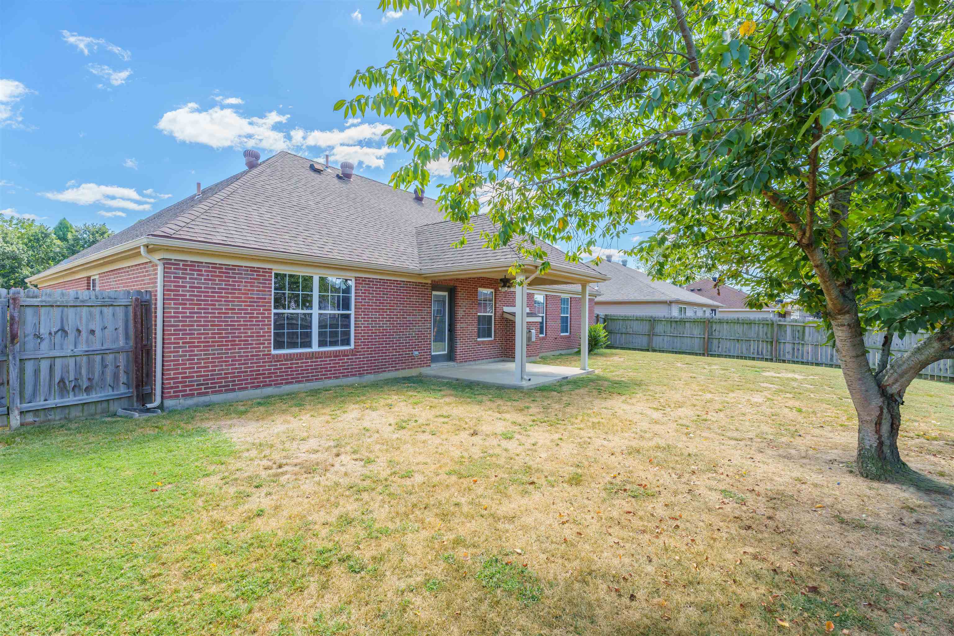 2920 Trails Way, Owensboro, Kentucky 42303, 3 Bedrooms Bedrooms, ,2 BathroomsBathrooms,Single Family Residence,For Sale,Trails Way,90569