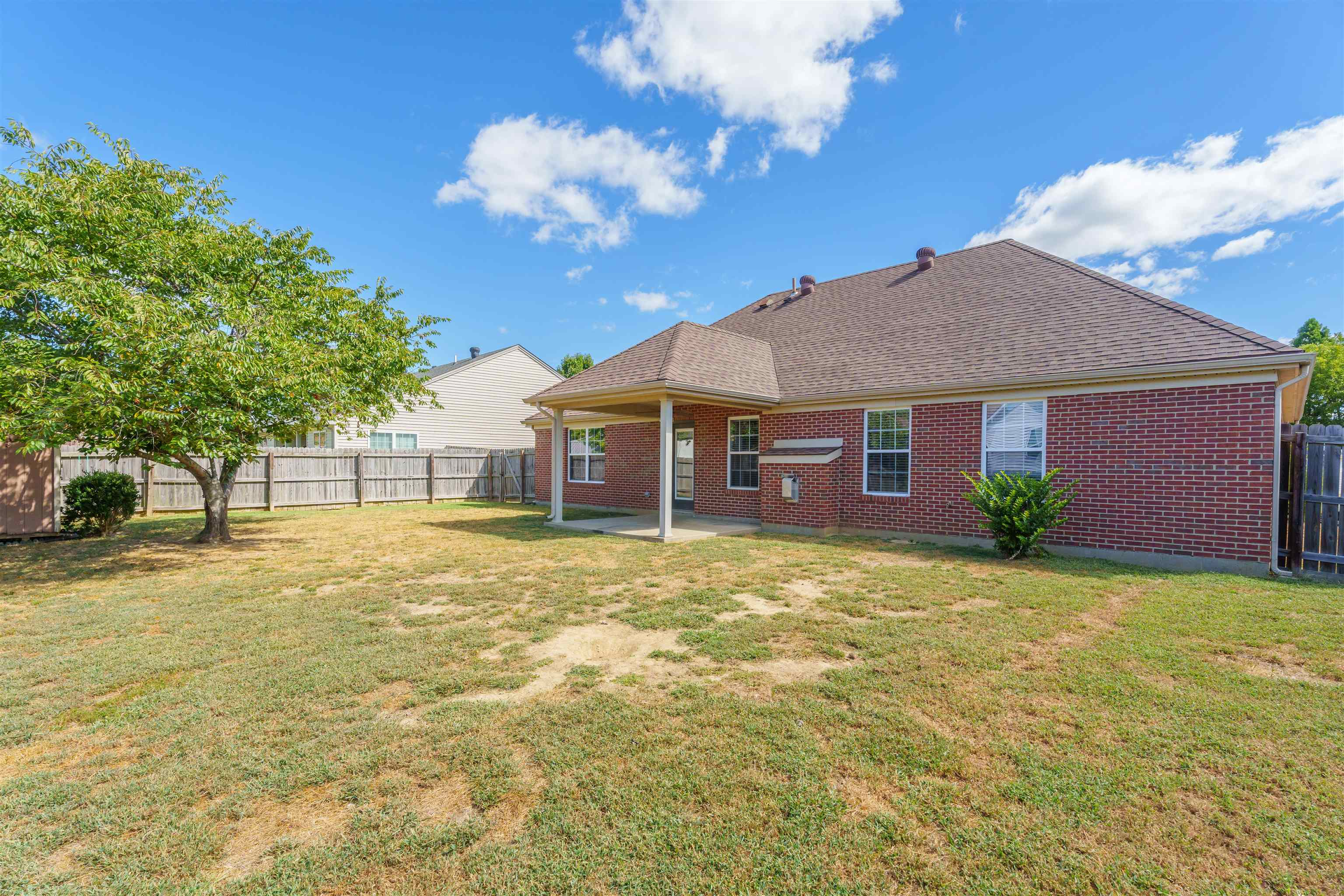 2920 Trails Way, Owensboro, Kentucky 42303, 3 Bedrooms Bedrooms, ,2 BathroomsBathrooms,Single Family Residence,For Sale,Trails Way,90569