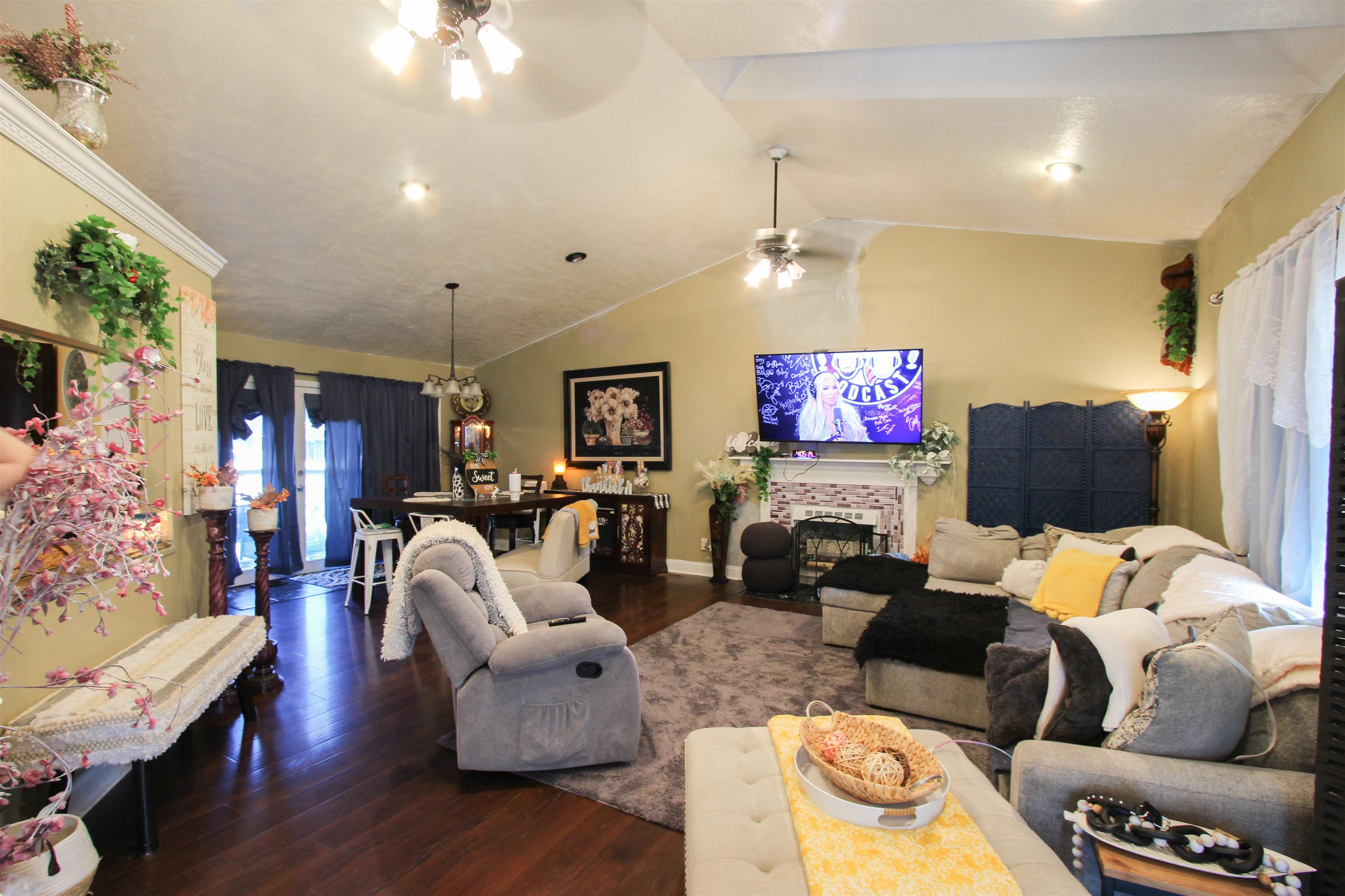 3503 Deer Trail, Owensboro, Kentucky 42301, 3 Bedrooms Bedrooms, ,2 BathroomsBathrooms,Single Family Residence,For Sale,Deer Trail,90573