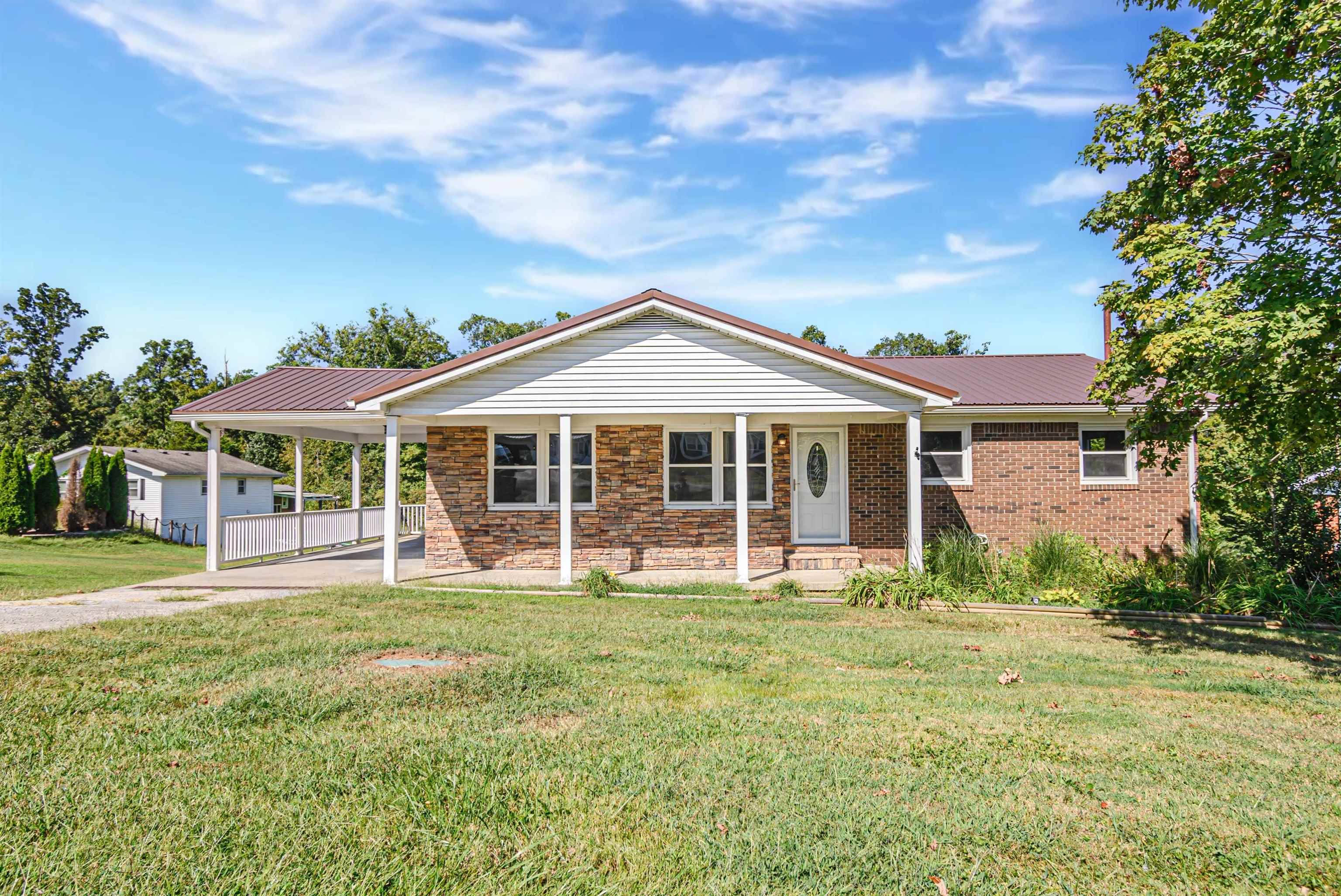 291 Whispering Hills Ln, Greenville, Kentucky 42345, 3 Bedrooms Bedrooms, ,3 BathroomsBathrooms,Single Family Residence,For Sale,Whispering Hills Ln,90576