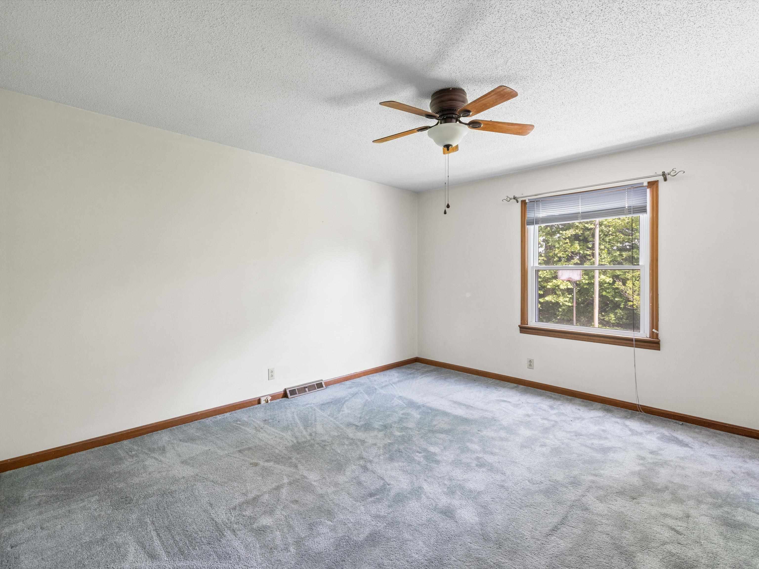 2038 Old Corydon Rd, Henderson, Kentucky 42420, 3 Bedrooms Bedrooms, ,2 BathroomsBathrooms,Single Family Residence,For Sale,Old Corydon Rd,90579
