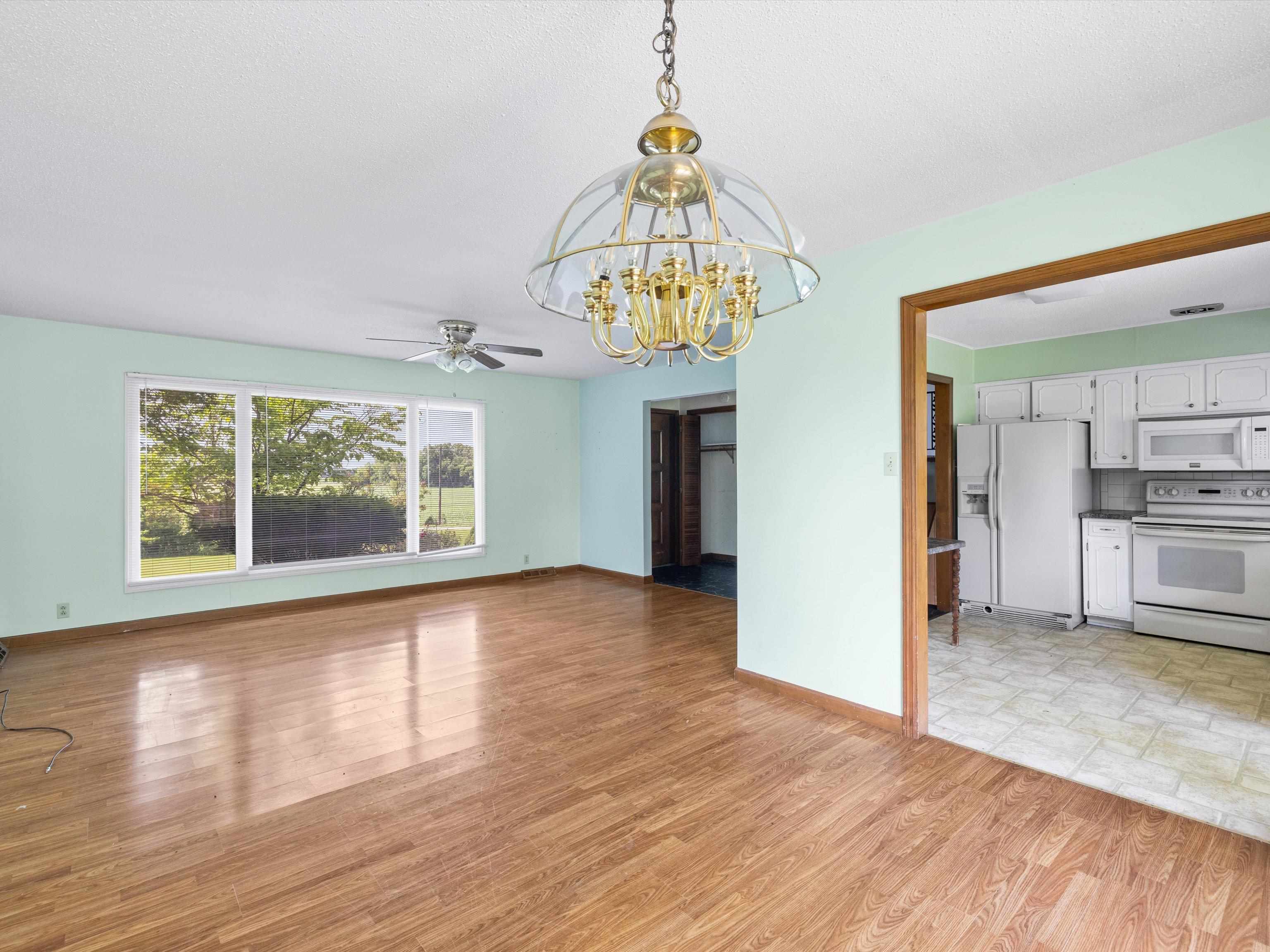 2038 Old Corydon Rd, Henderson, Kentucky 42420, 3 Bedrooms Bedrooms, ,2 BathroomsBathrooms,Single Family Residence,For Sale,Old Corydon Rd,90579