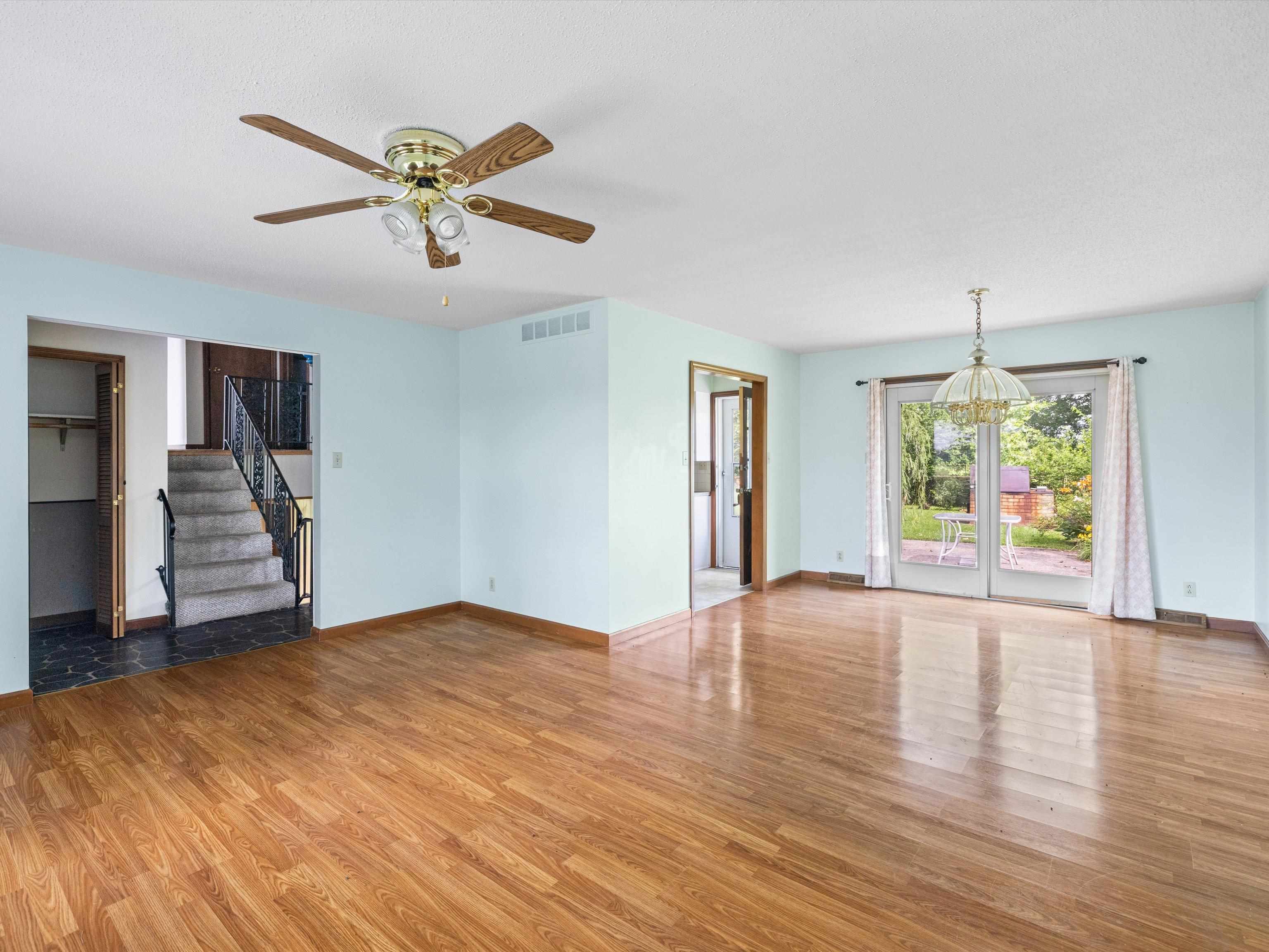 2038 Old Corydon Rd, Henderson, Kentucky 42420, 3 Bedrooms Bedrooms, ,2 BathroomsBathrooms,Single Family Residence,For Sale,Old Corydon Rd,90579