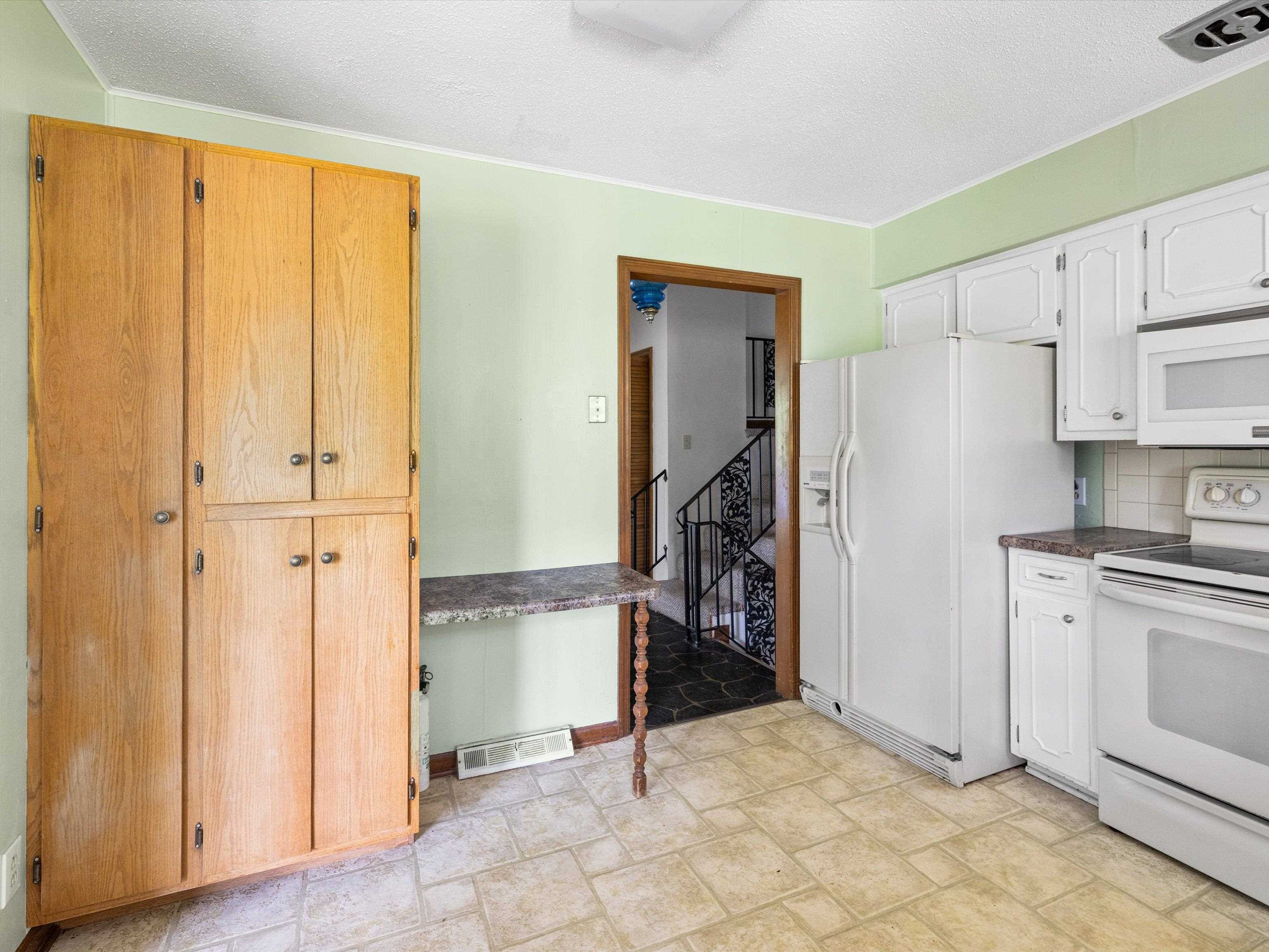 2038 Old Corydon Rd, Henderson, Kentucky 42420, 3 Bedrooms Bedrooms, ,2 BathroomsBathrooms,Single Family Residence,For Sale,Old Corydon Rd,90579