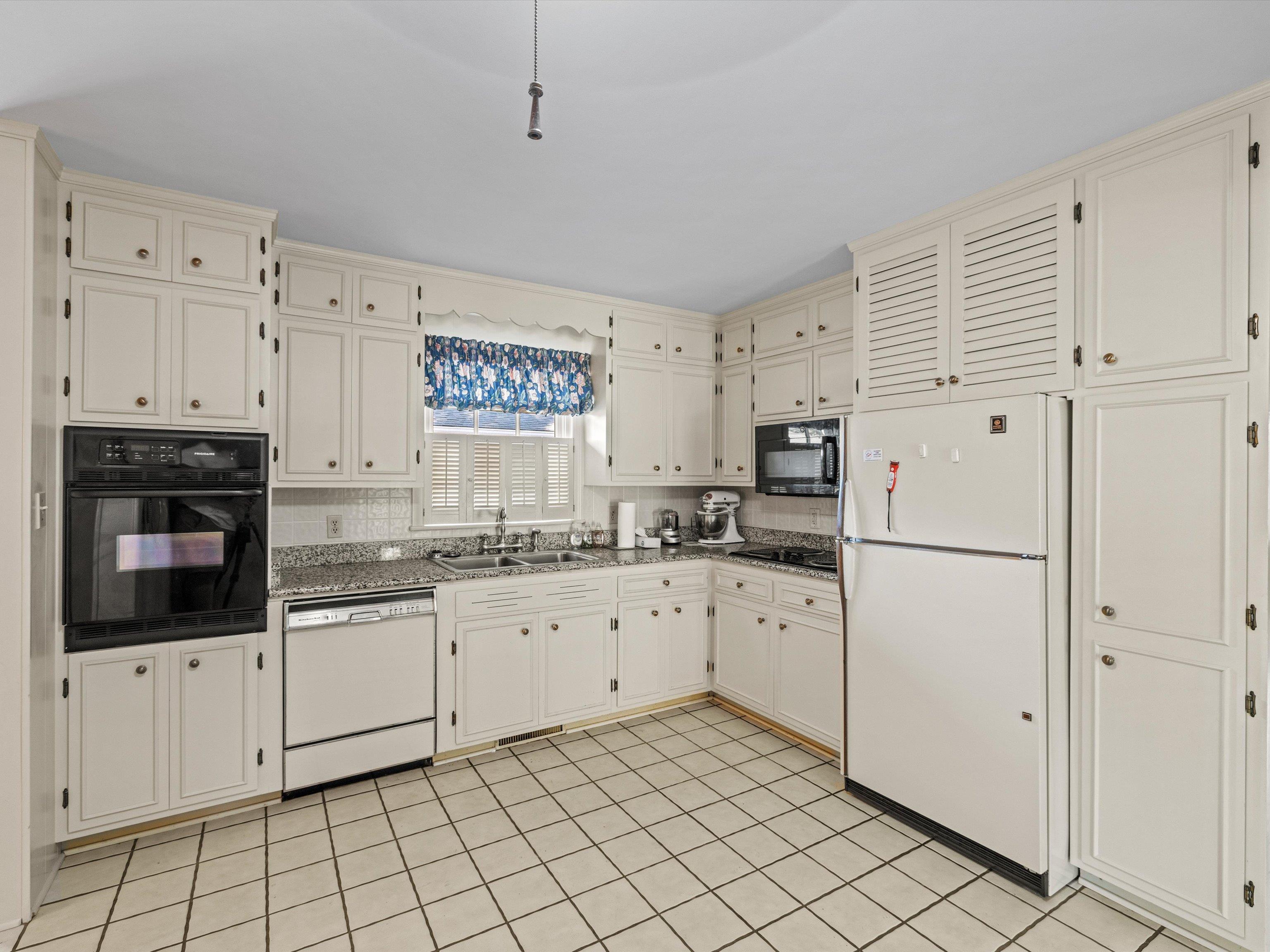 2439 Spencer Drive, Owensboro, Kentucky 42301, 3 Bedrooms Bedrooms, ,2 BathroomsBathrooms,Single Family Residence,For Sale,Spencer Drive,90582