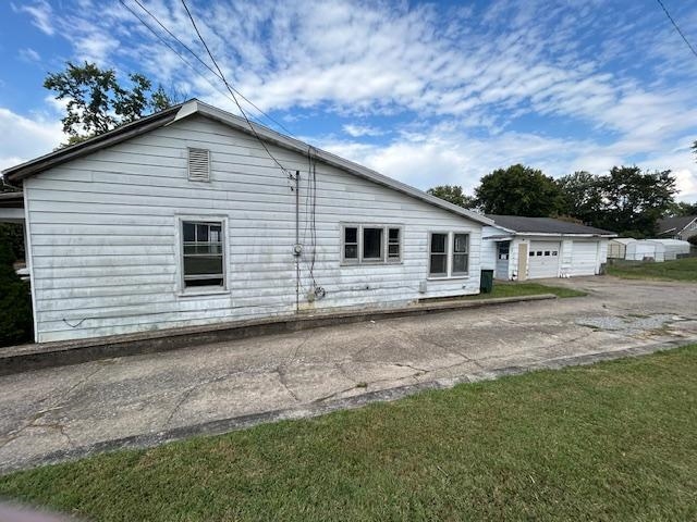 222 South Madison Ave, Madisonville, Kentucky 42431, 2 Bedrooms Bedrooms, ,2 BathroomsBathrooms,Single Family Residence,For Sale,South Madison Ave,90584