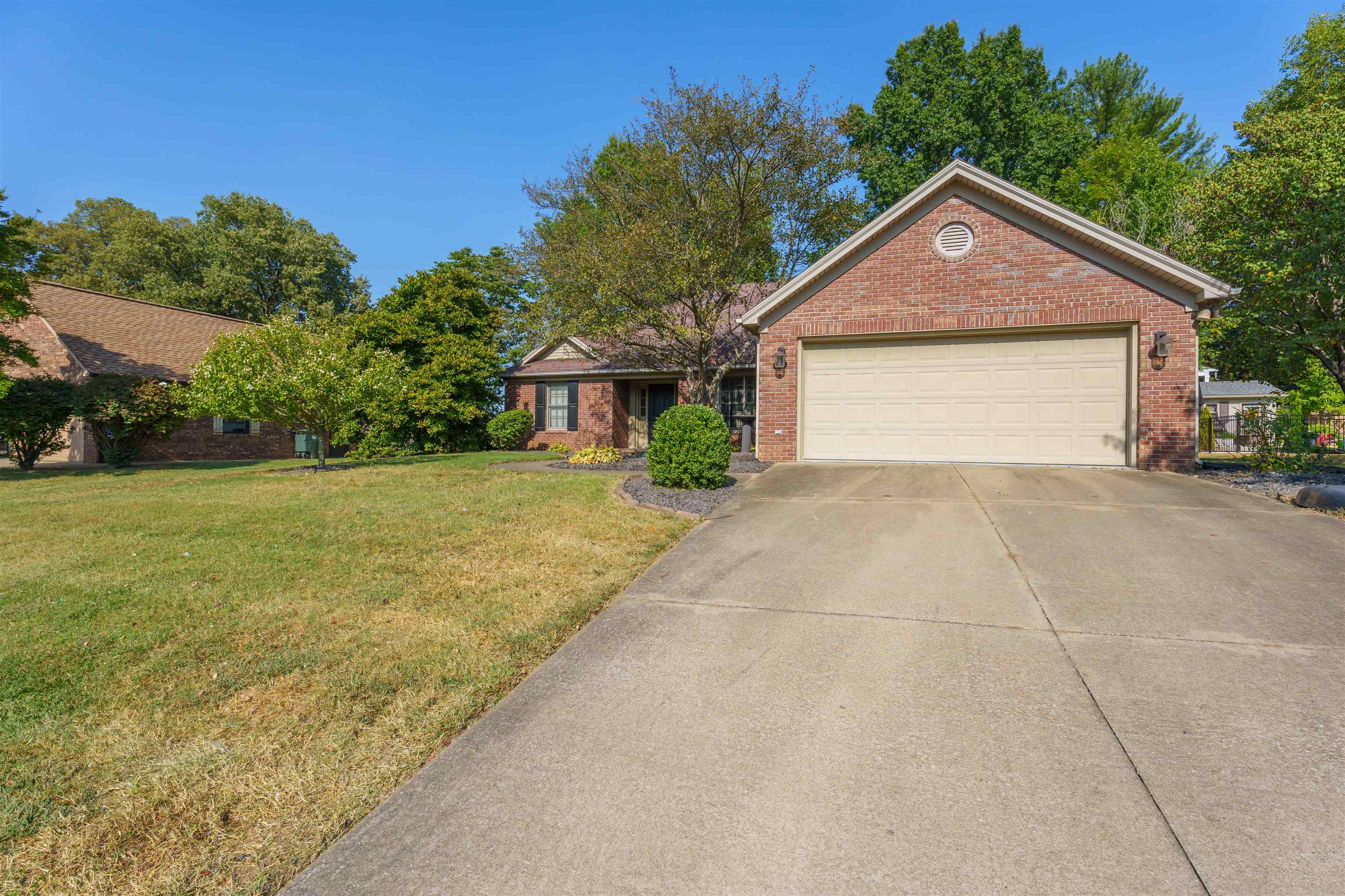 4325 Brookhill Drive, Owensboro, Kentucky 42303, 3 Bedrooms Bedrooms, ,2 BathroomsBathrooms,Single Family Residence,For Sale,Brookhill Drive,90586