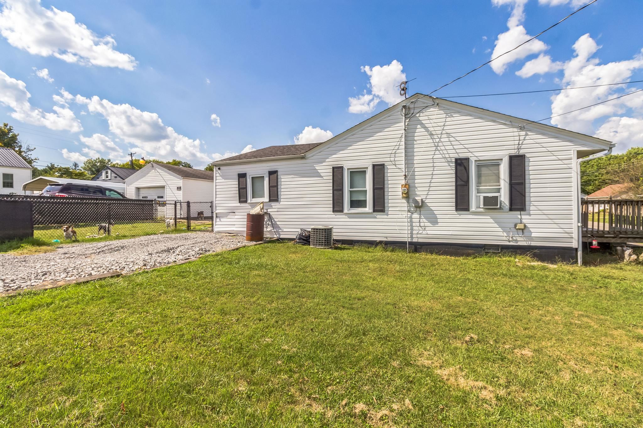 206 Pitman Ave, Other, Kentucky 42718, 3 Bedrooms Bedrooms, ,1 BathroomBathrooms,Single Family Residence,For Sale,Pitman Ave,90590