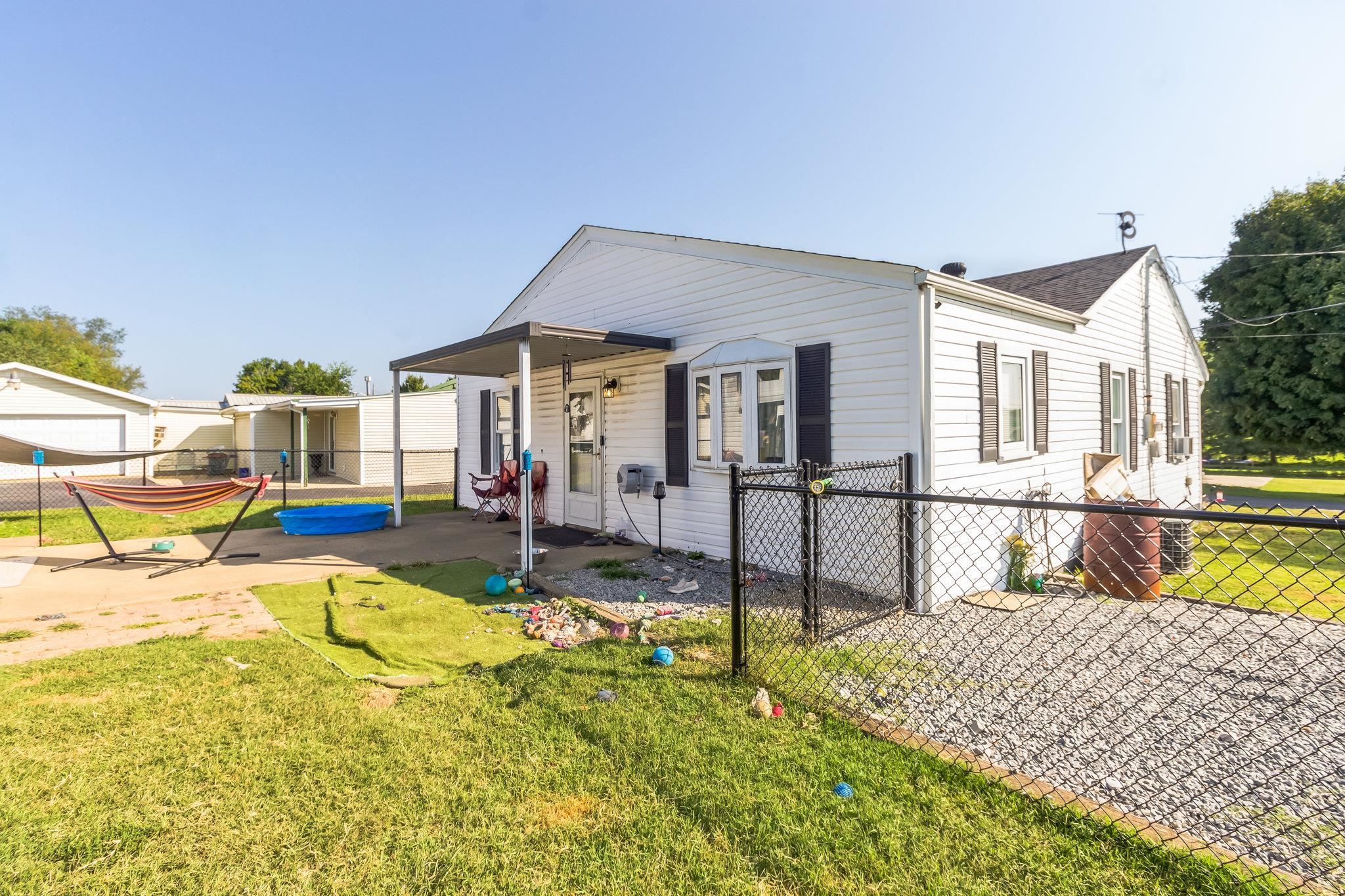 206 Pitman Ave, Other, Kentucky 42718, 3 Bedrooms Bedrooms, ,1 BathroomBathrooms,Single Family Residence,For Sale,Pitman Ave,90590