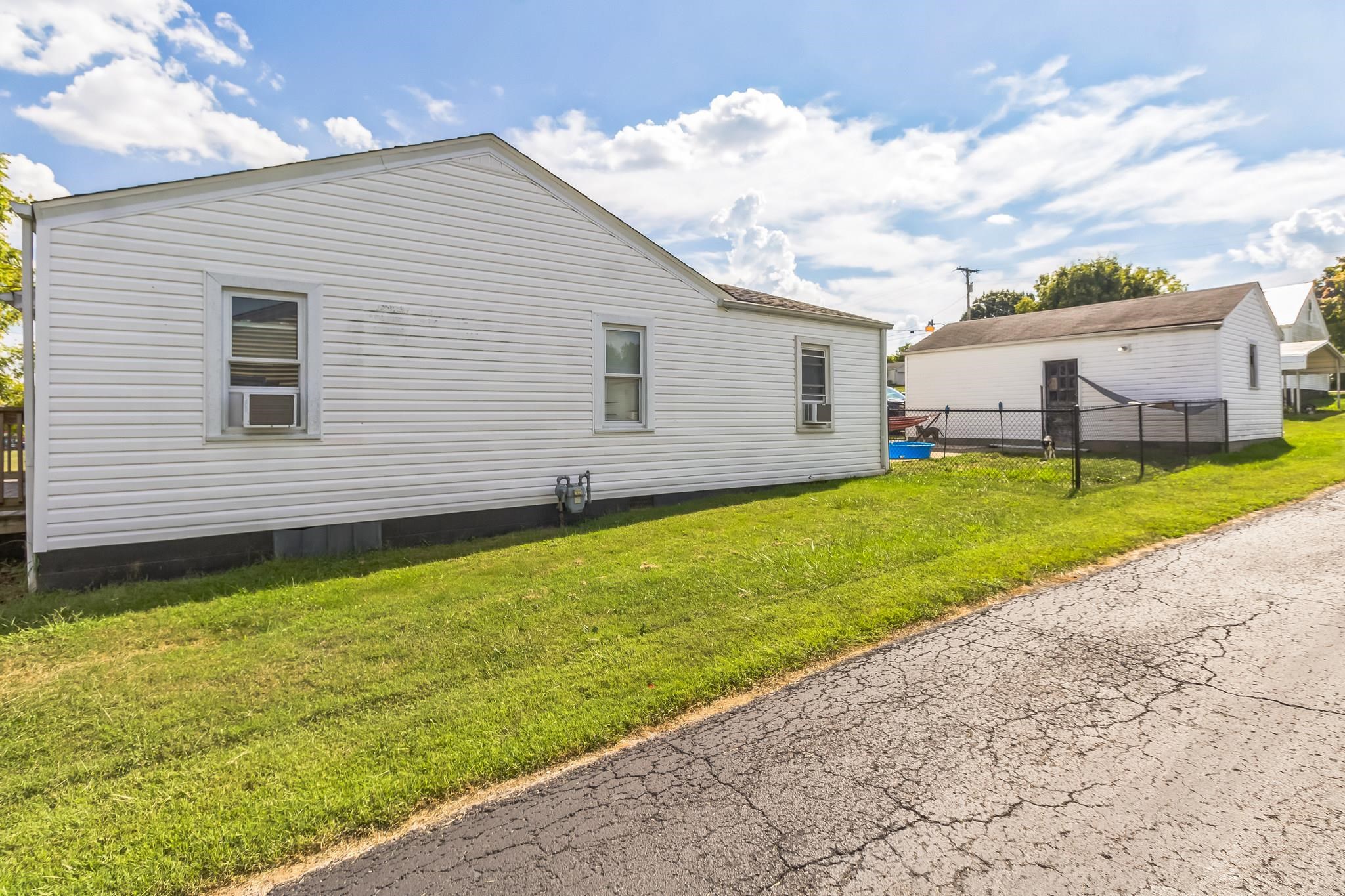 206 Pitman Ave, Other, Kentucky 42718, 3 Bedrooms Bedrooms, ,1 BathroomBathrooms,Single Family Residence,For Sale,Pitman Ave,90590