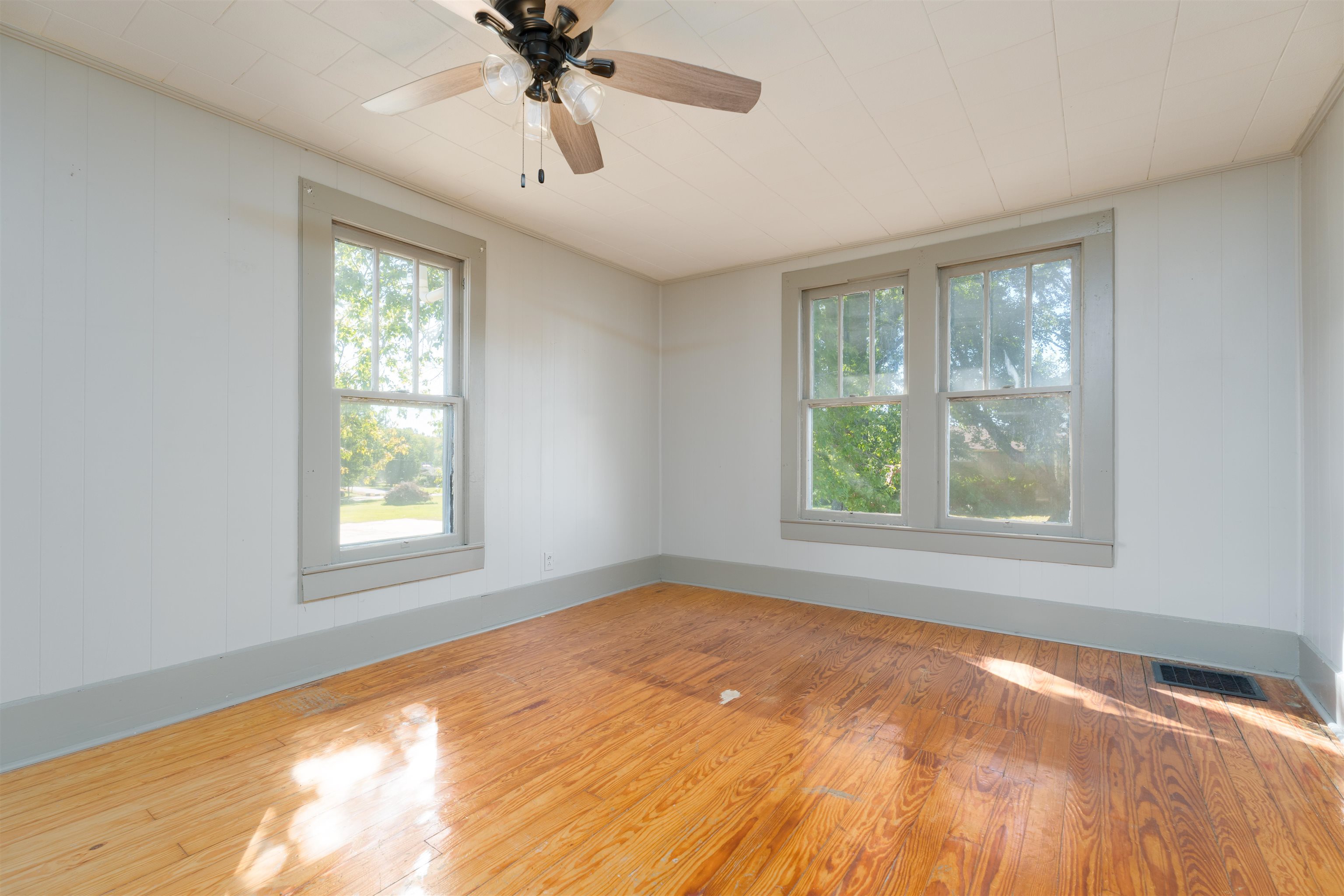 849 Main St, Beaver Dam, Kentucky 42320, 3 Bedrooms Bedrooms, ,1 BathroomBathrooms,Single Family Residence,For Sale,Main St,90593