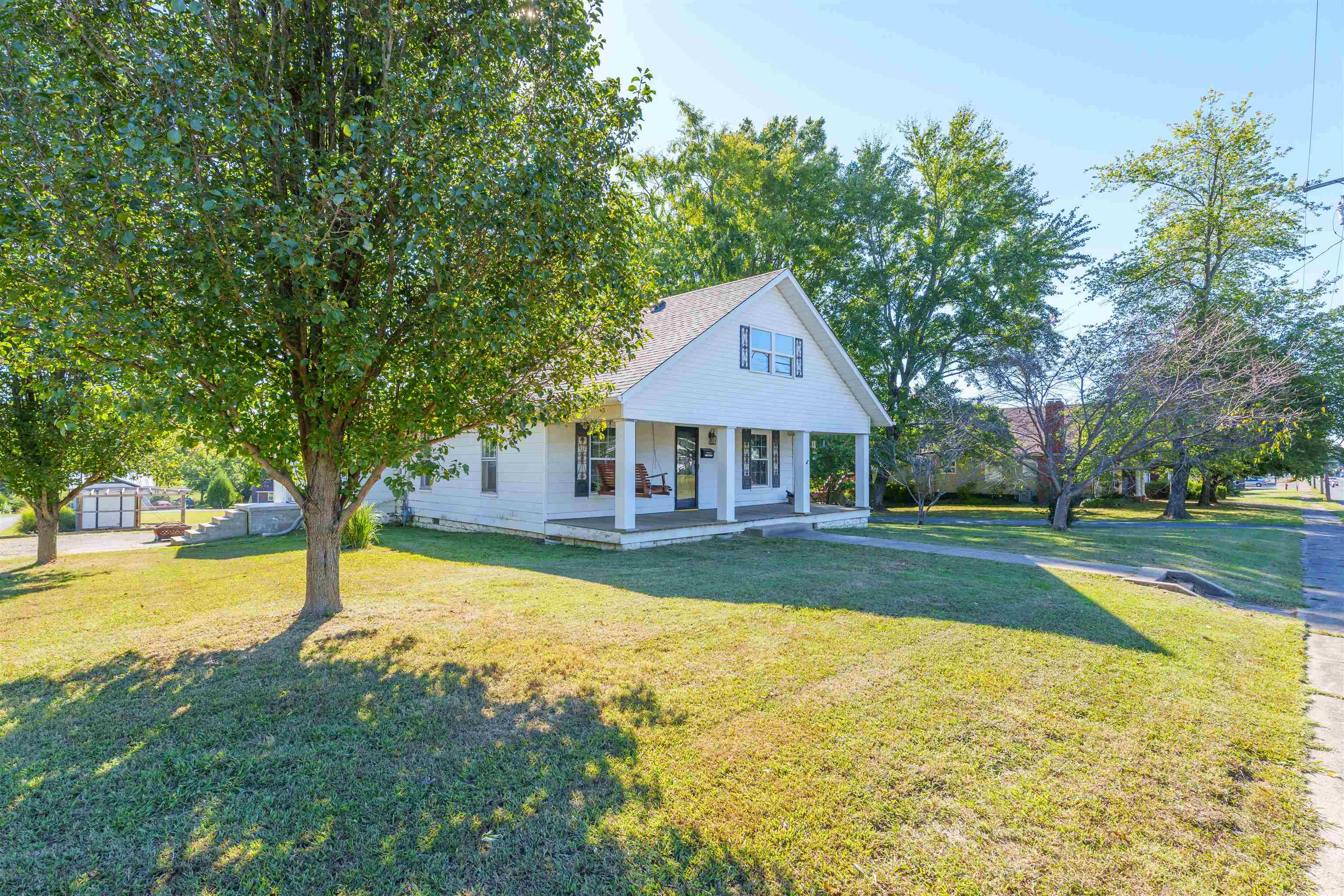 849 Main St, Beaver Dam, Kentucky 42320, 3 Bedrooms Bedrooms, ,1 BathroomBathrooms,Single Family Residence,For Sale,Main St,90593