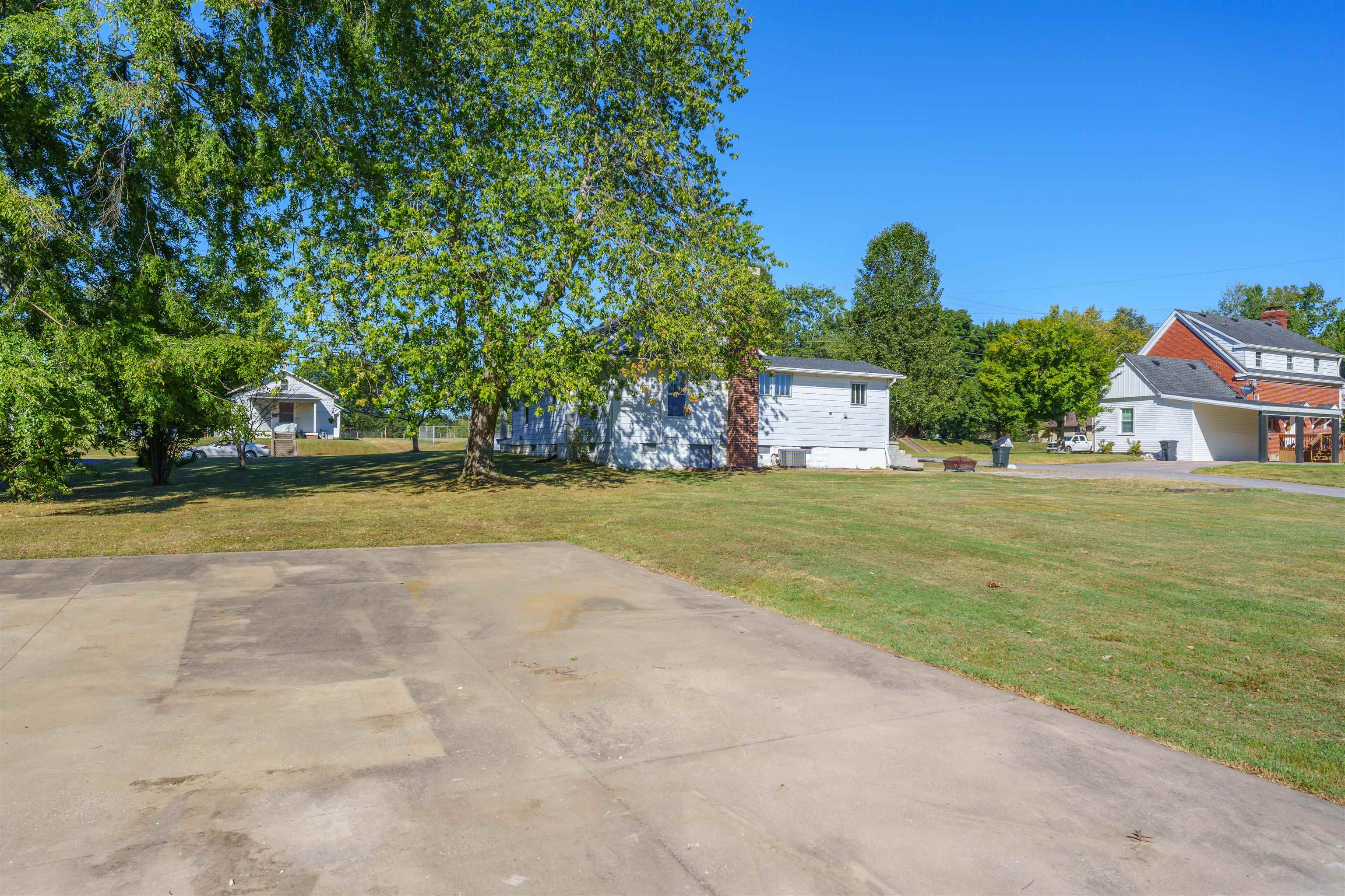 849 Main St, Beaver Dam, Kentucky 42320, 3 Bedrooms Bedrooms, ,1 BathroomBathrooms,Single Family Residence,For Sale,Main St,90593