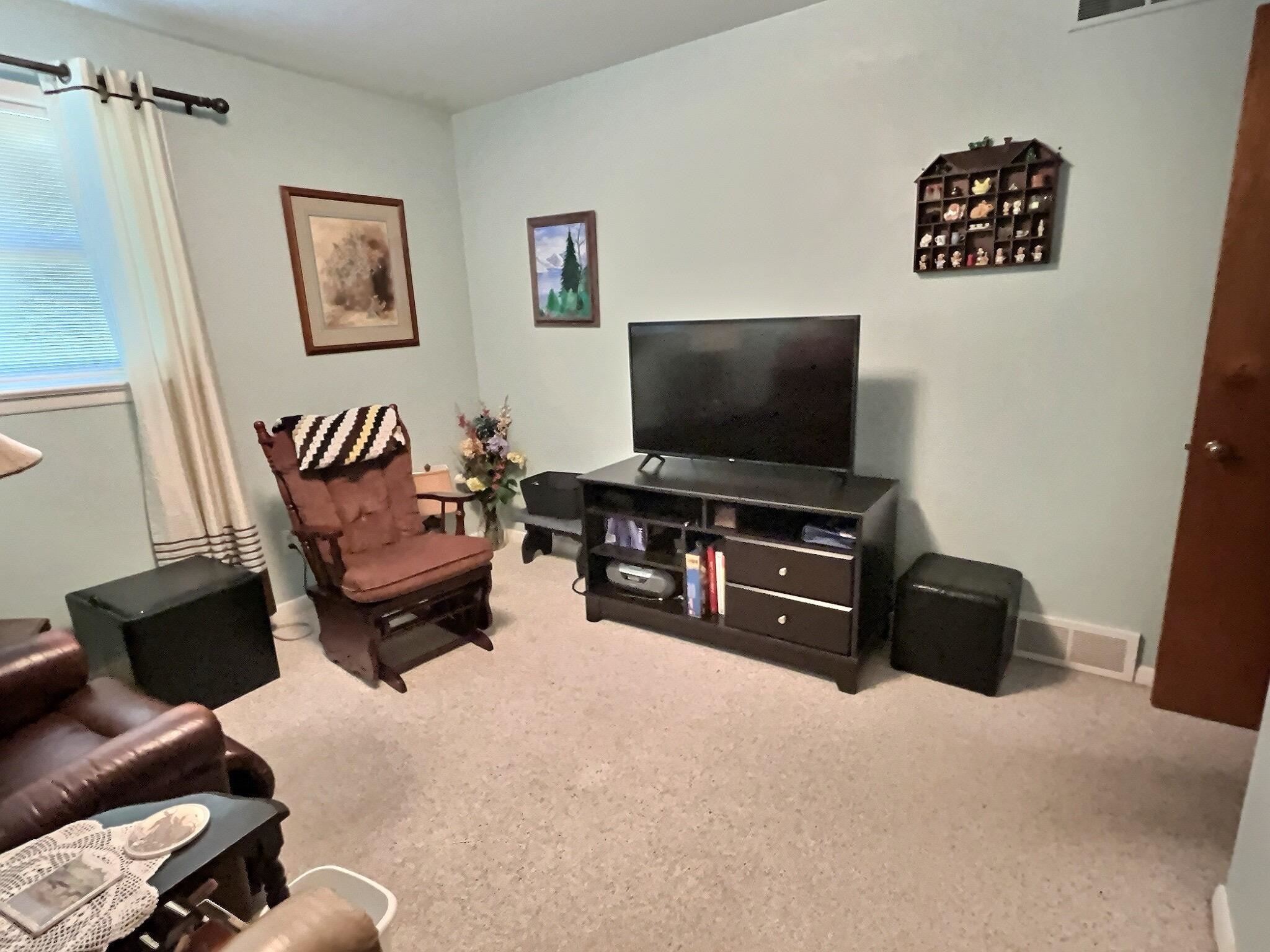 1422 Hill Ave, Owensboro, Kentucky 42301, 3 Bedrooms Bedrooms, ,1 BathroomBathrooms,Single Family Residence,For Sale,Hill Ave,90597