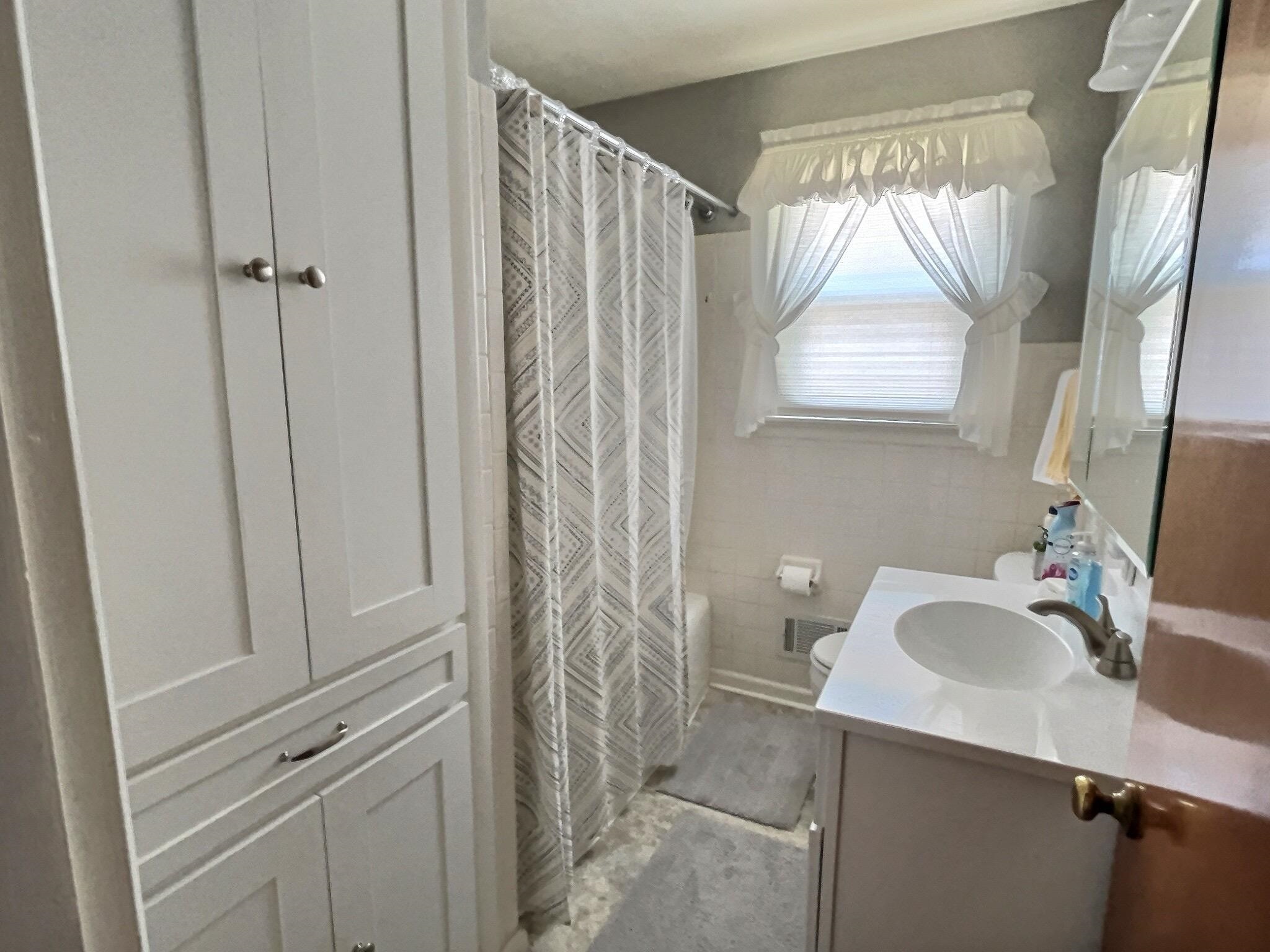 1422 Hill Ave, Owensboro, Kentucky 42301, 3 Bedrooms Bedrooms, ,1 BathroomBathrooms,Single Family Residence,For Sale,Hill Ave,90597