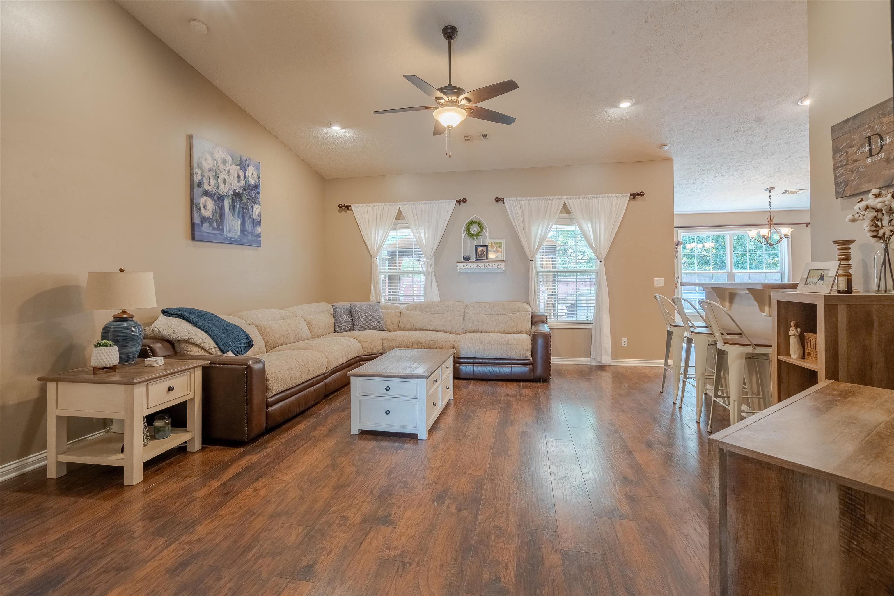 2875 Trails Way, Owensboro, Kentucky 42303, 3 Bedrooms Bedrooms, ,2 BathroomsBathrooms,Single Family Residence,For Sale,Trails Way,90598