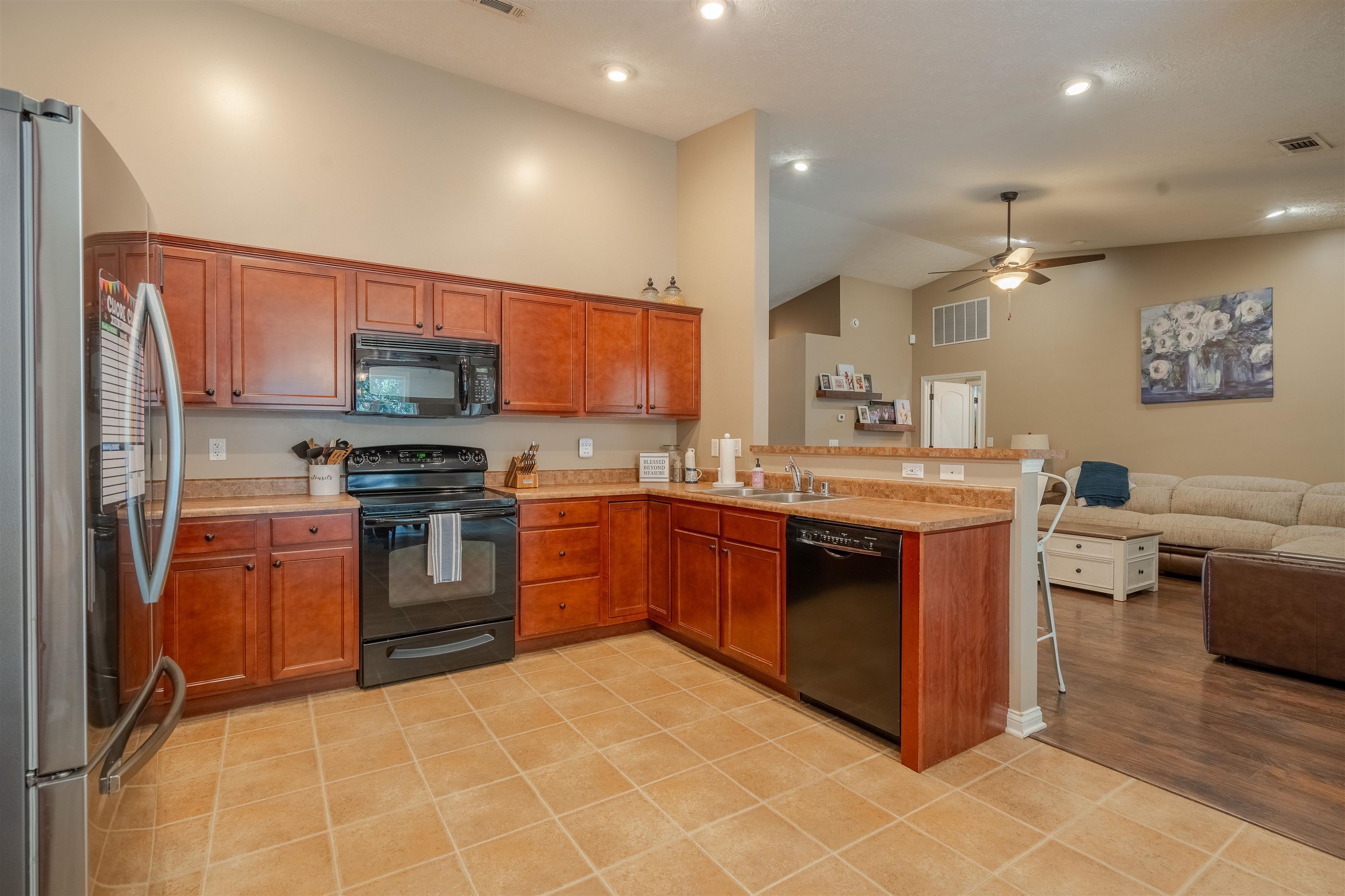 2875 Trails Way, Owensboro, Kentucky 42303, 3 Bedrooms Bedrooms, ,2 BathroomsBathrooms,Single Family Residence,For Sale,Trails Way,90598