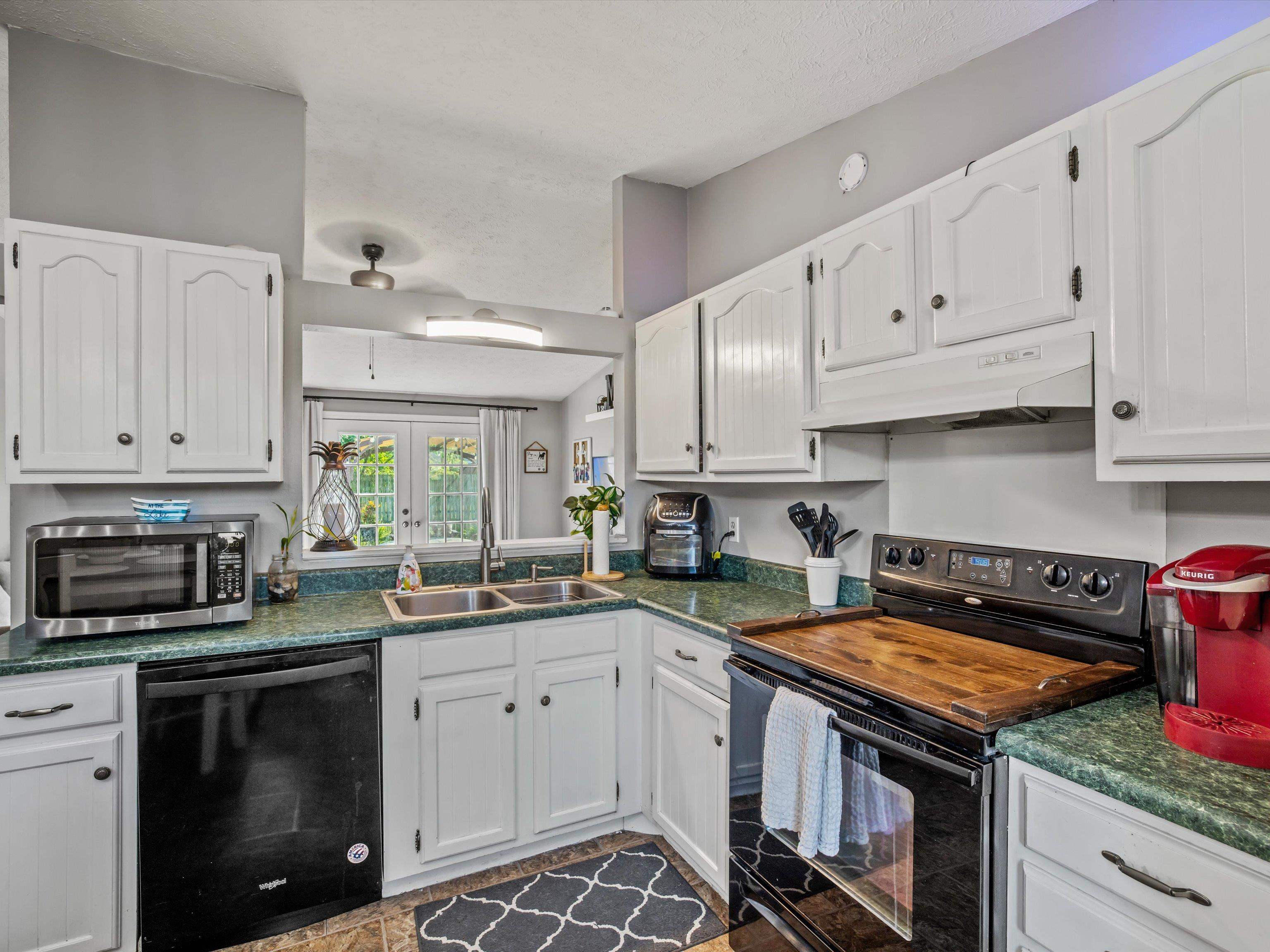 2412 Strickland Dr., Owensboro, Kentucky 42301, 2 Bedrooms Bedrooms, ,1 BathroomBathrooms,Single Family Residence,For Sale,Strickland Dr.,90604