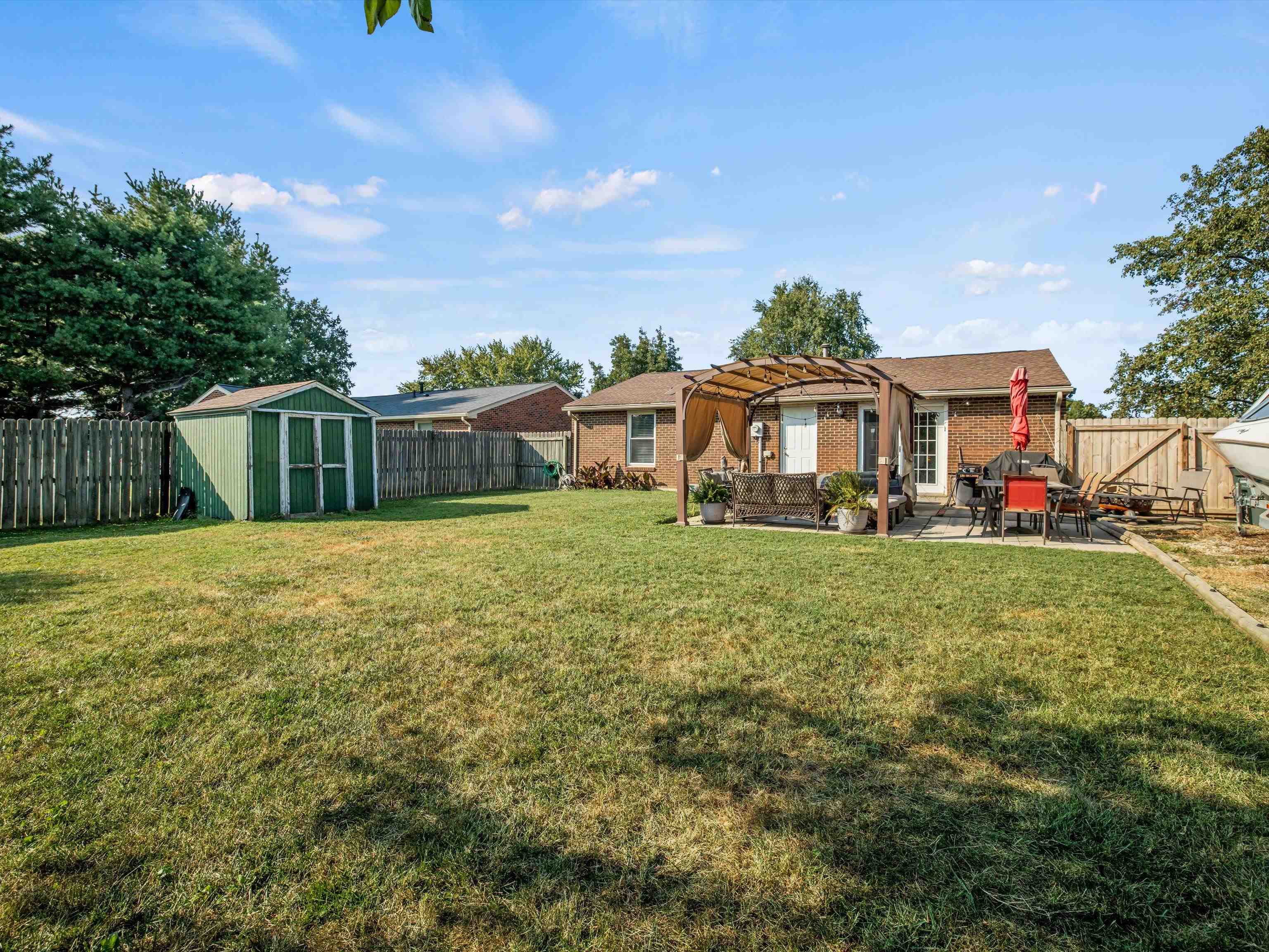2412 Strickland Dr., Owensboro, Kentucky 42301, 2 Bedrooms Bedrooms, ,1 BathroomBathrooms,Single Family Residence,For Sale,Strickland Dr.,90604