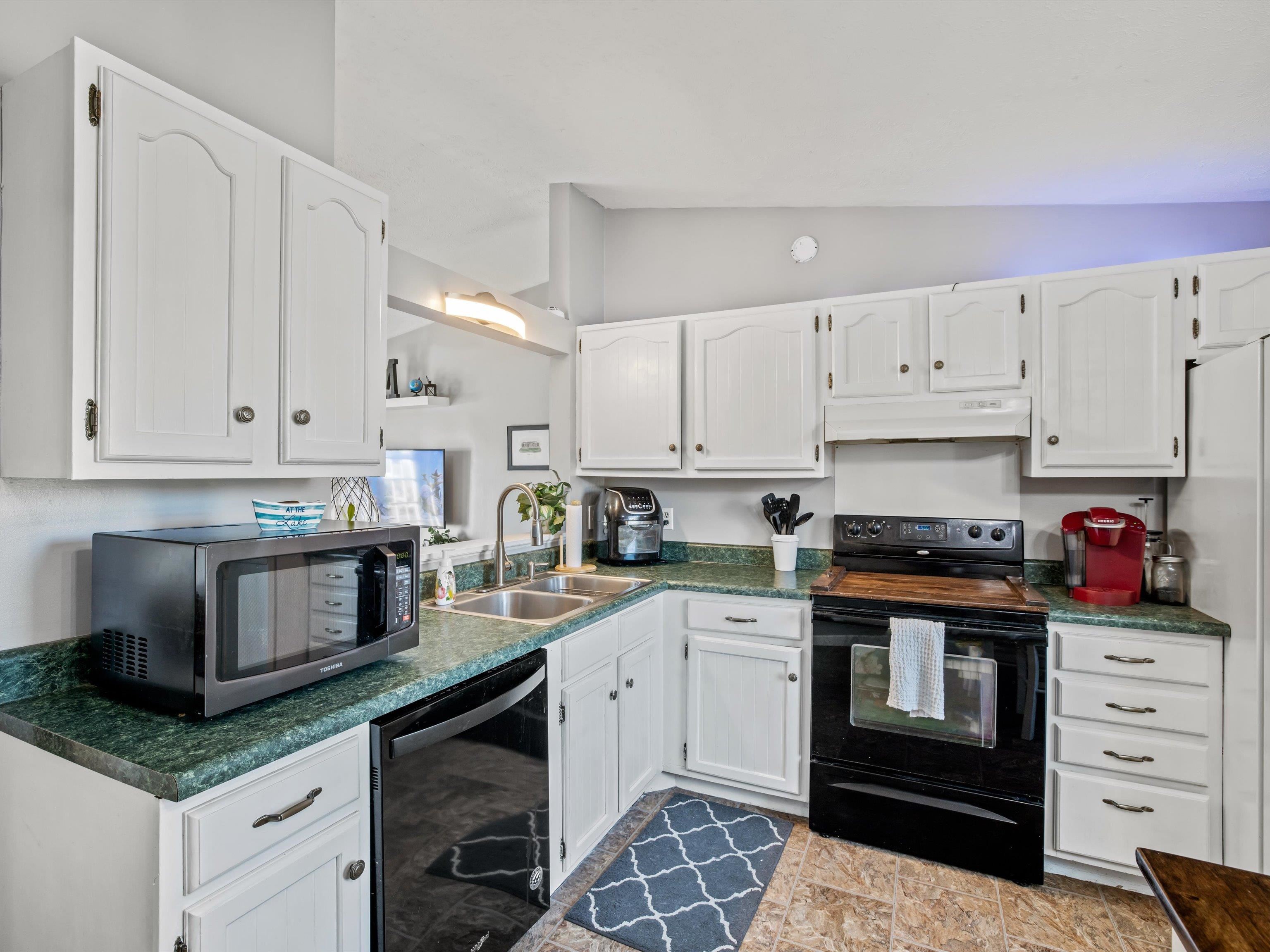 2412 Strickland Dr., Owensboro, Kentucky 42301, 2 Bedrooms Bedrooms, ,1 BathroomBathrooms,Single Family Residence,For Sale,Strickland Dr.,90604