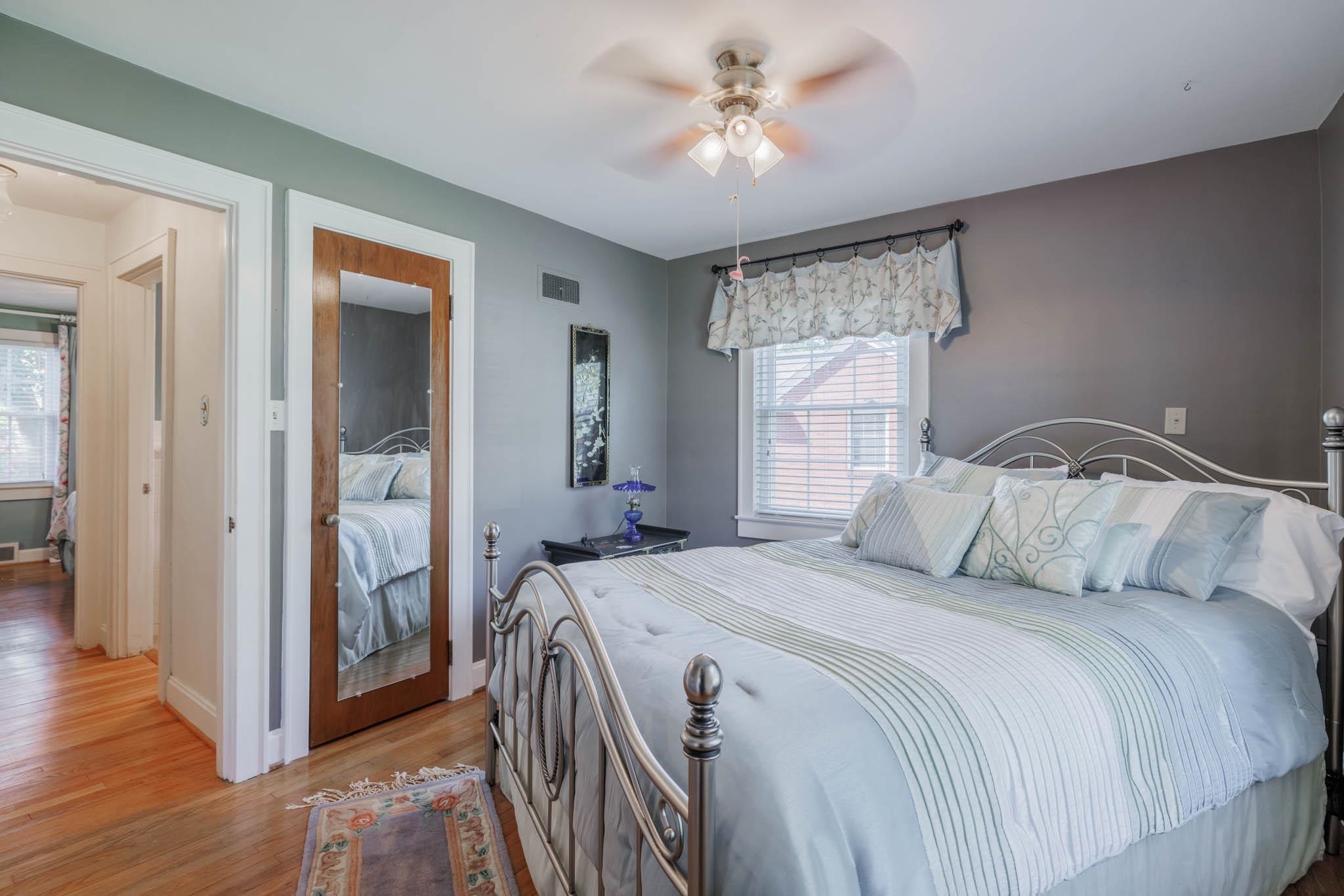 1212 Hill Avenue, Owensboro, Kentucky 42301, 4 Bedrooms Bedrooms, ,2 BathroomsBathrooms,Single Family Residence,For Sale,Hill Avenue,90606