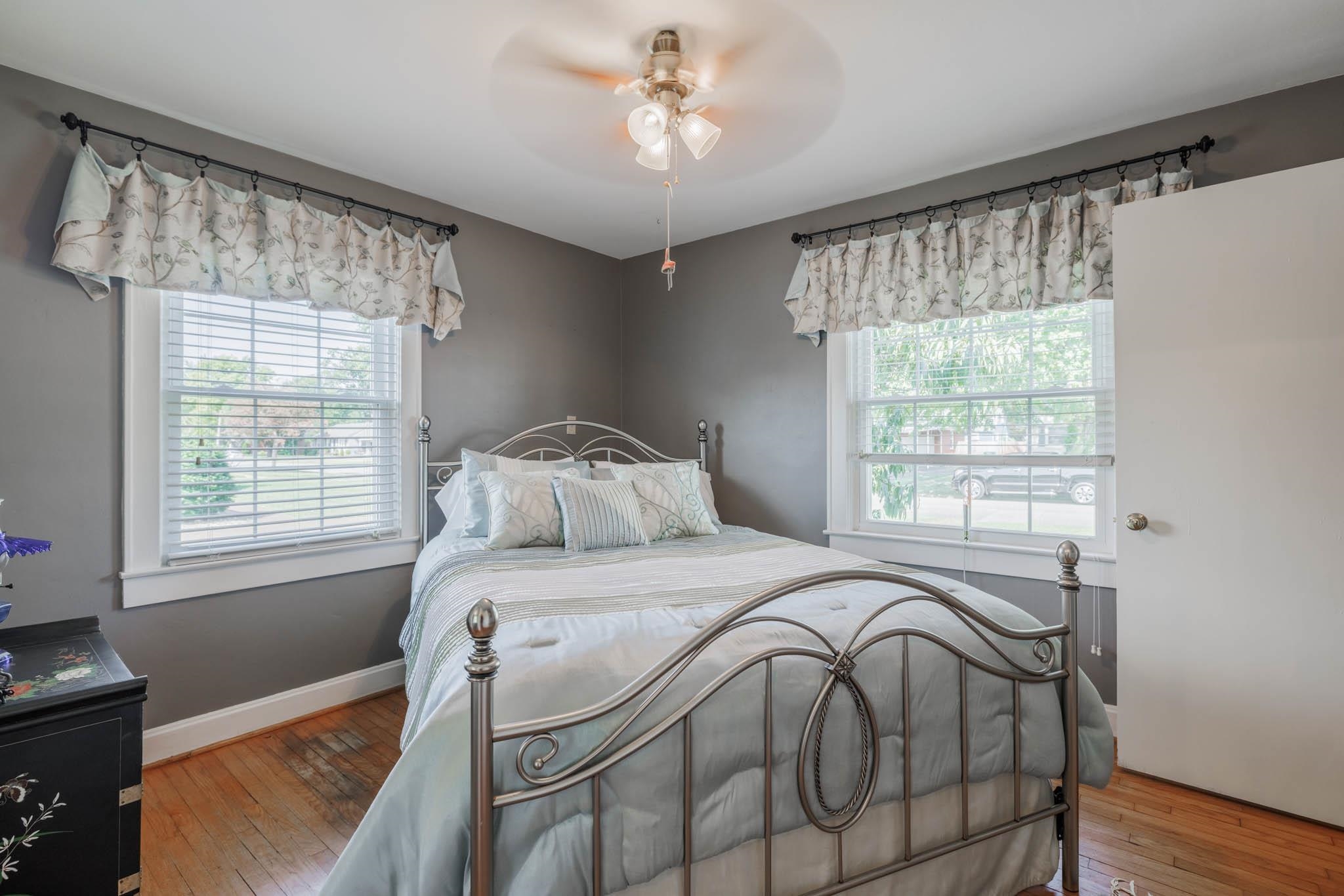 1212 Hill Avenue, Owensboro, Kentucky 42301, 4 Bedrooms Bedrooms, ,2 BathroomsBathrooms,Single Family Residence,For Sale,Hill Avenue,90606