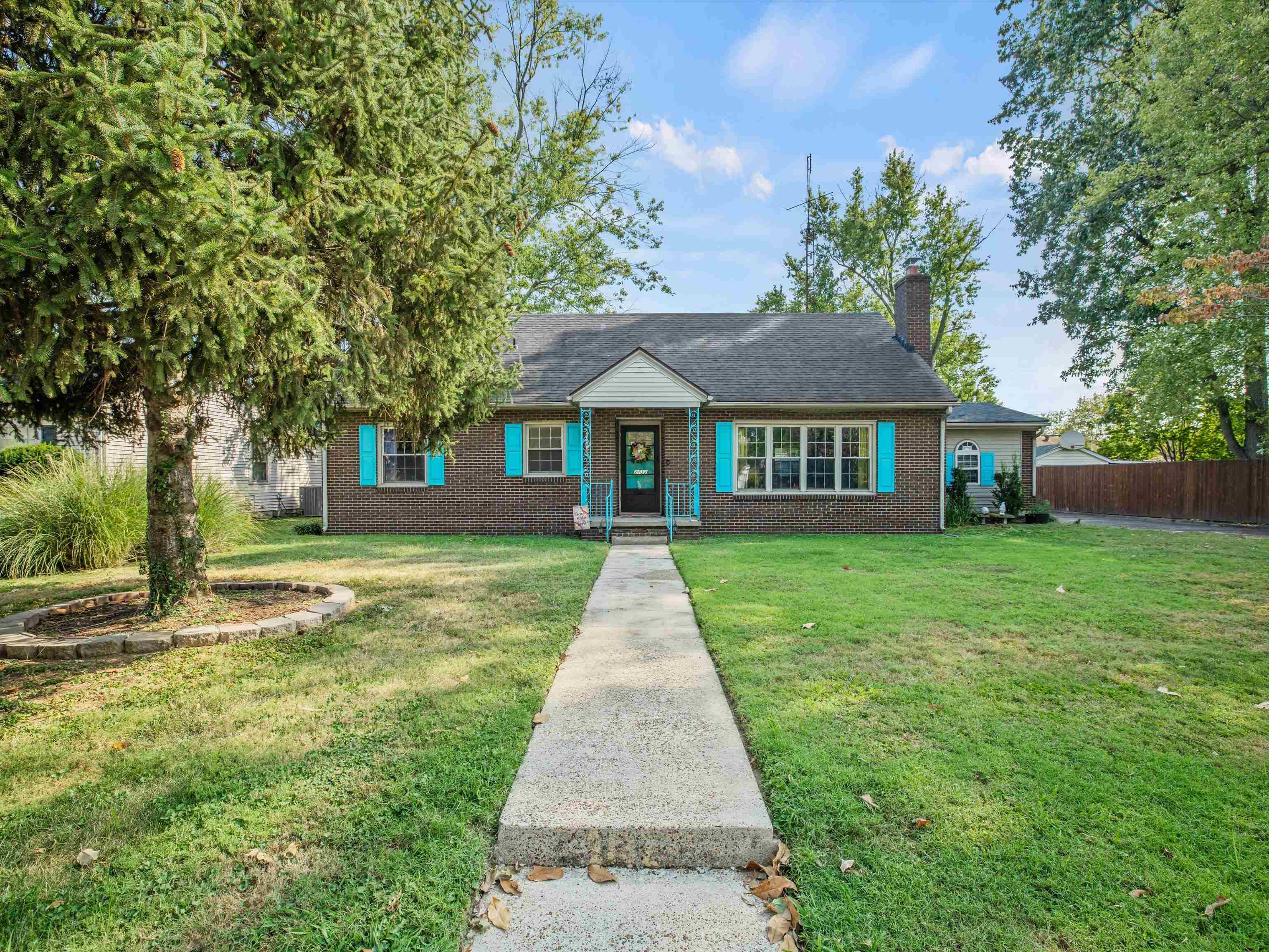 2132 York Drive, Owensboro, Kentucky 42301, 4 Bedrooms Bedrooms, ,1 BathroomBathrooms,Single Family Residence,For Sale,York Drive,90608