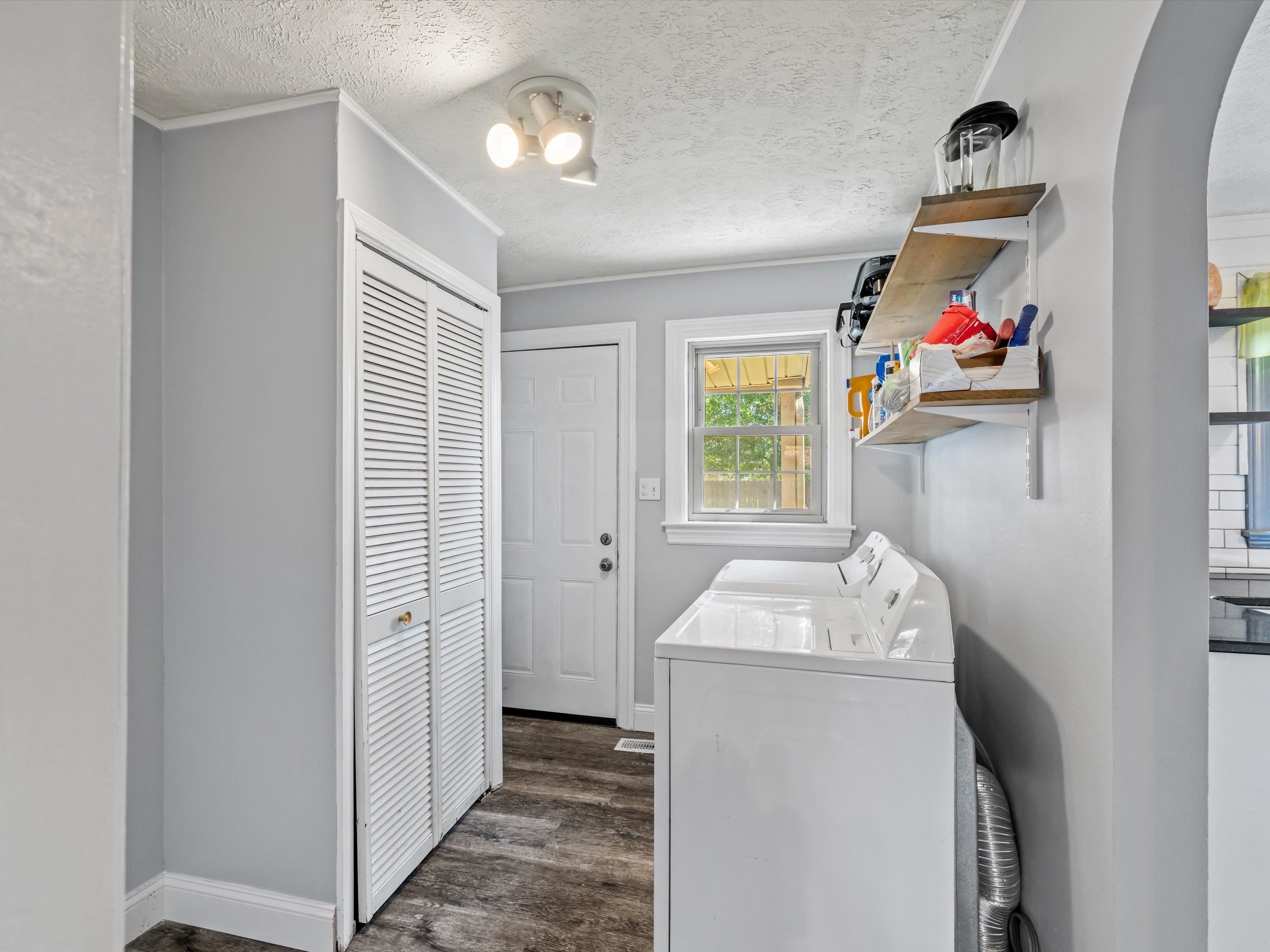 2132 York Drive, Owensboro, Kentucky 42301, 4 Bedrooms Bedrooms, ,1 BathroomBathrooms,Single Family Residence,For Sale,York Drive,90608