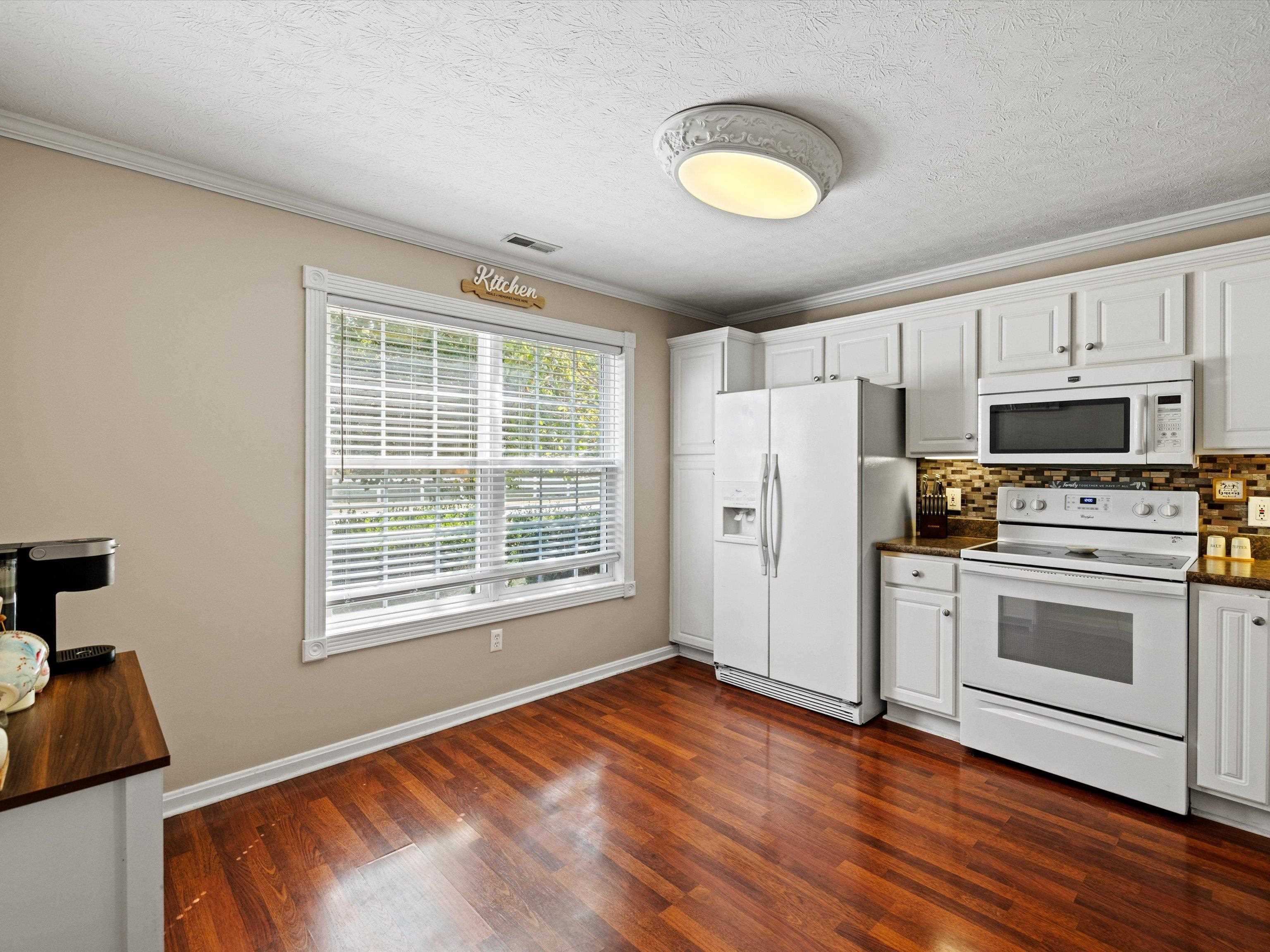 3101 Bridle Way, Owensboro, Kentucky 42303, 3 Bedrooms Bedrooms, ,2 BathroomsBathrooms,Single Family Residence,For Sale,Bridle Way,90611