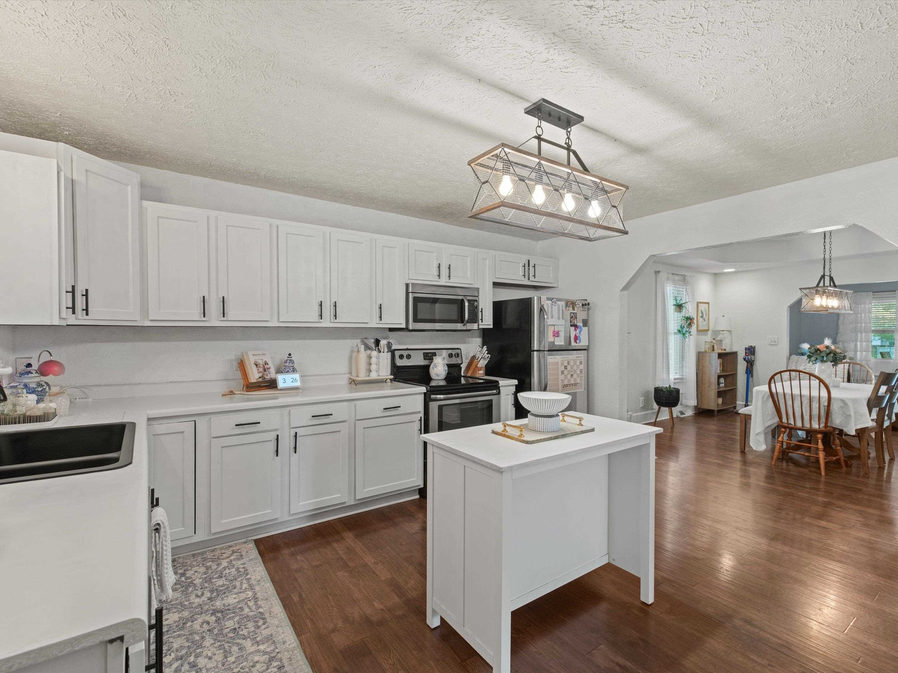 213 21St, Owensboro, Kentucky 42303, 2 Bedrooms Bedrooms, ,1 BathroomBathrooms,Single Family Residence,For Sale,21St,90620