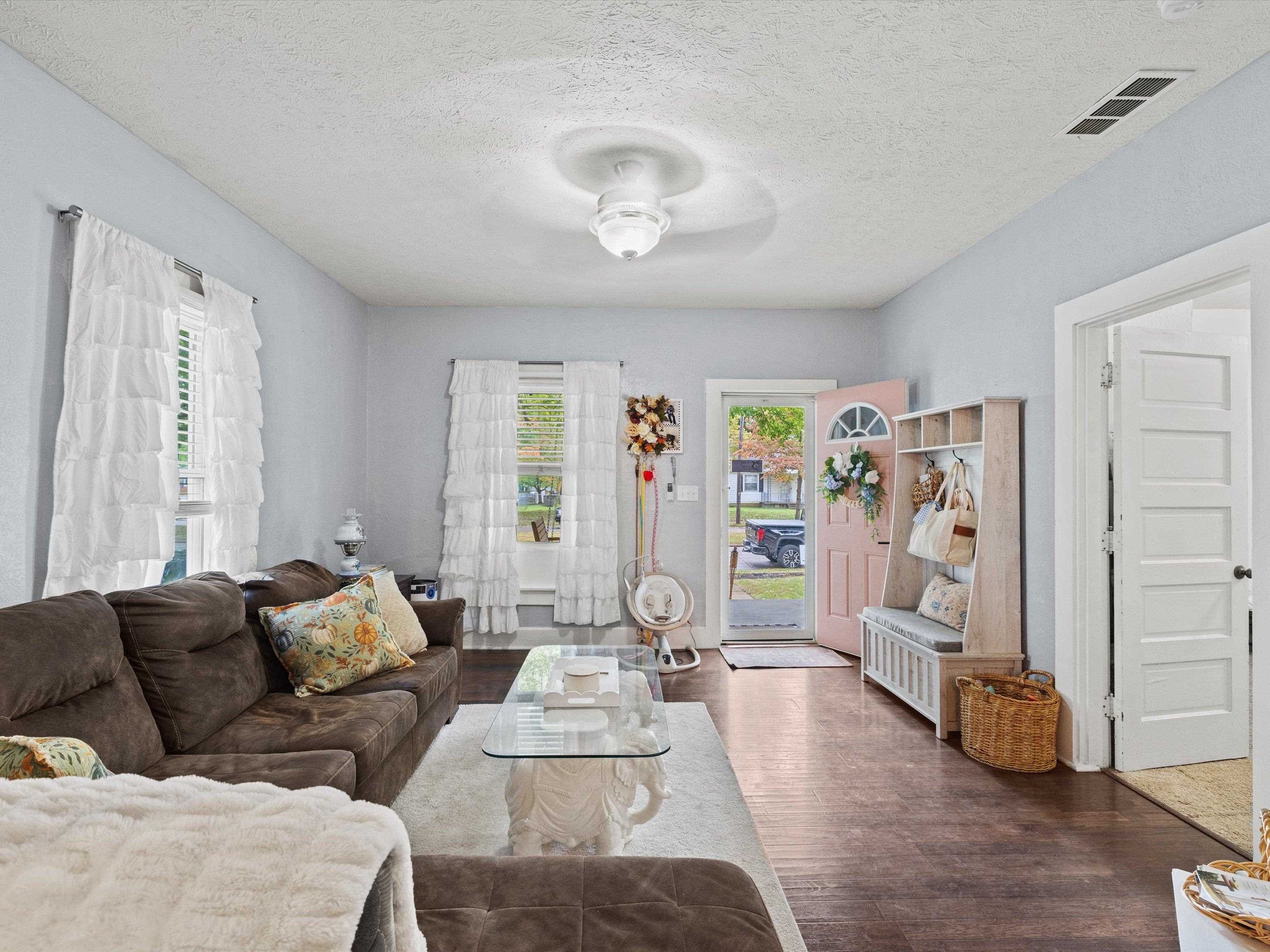 213 21St, Owensboro, Kentucky 42303, 2 Bedrooms Bedrooms, ,1 BathroomBathrooms,Single Family Residence,For Sale,21St,90620