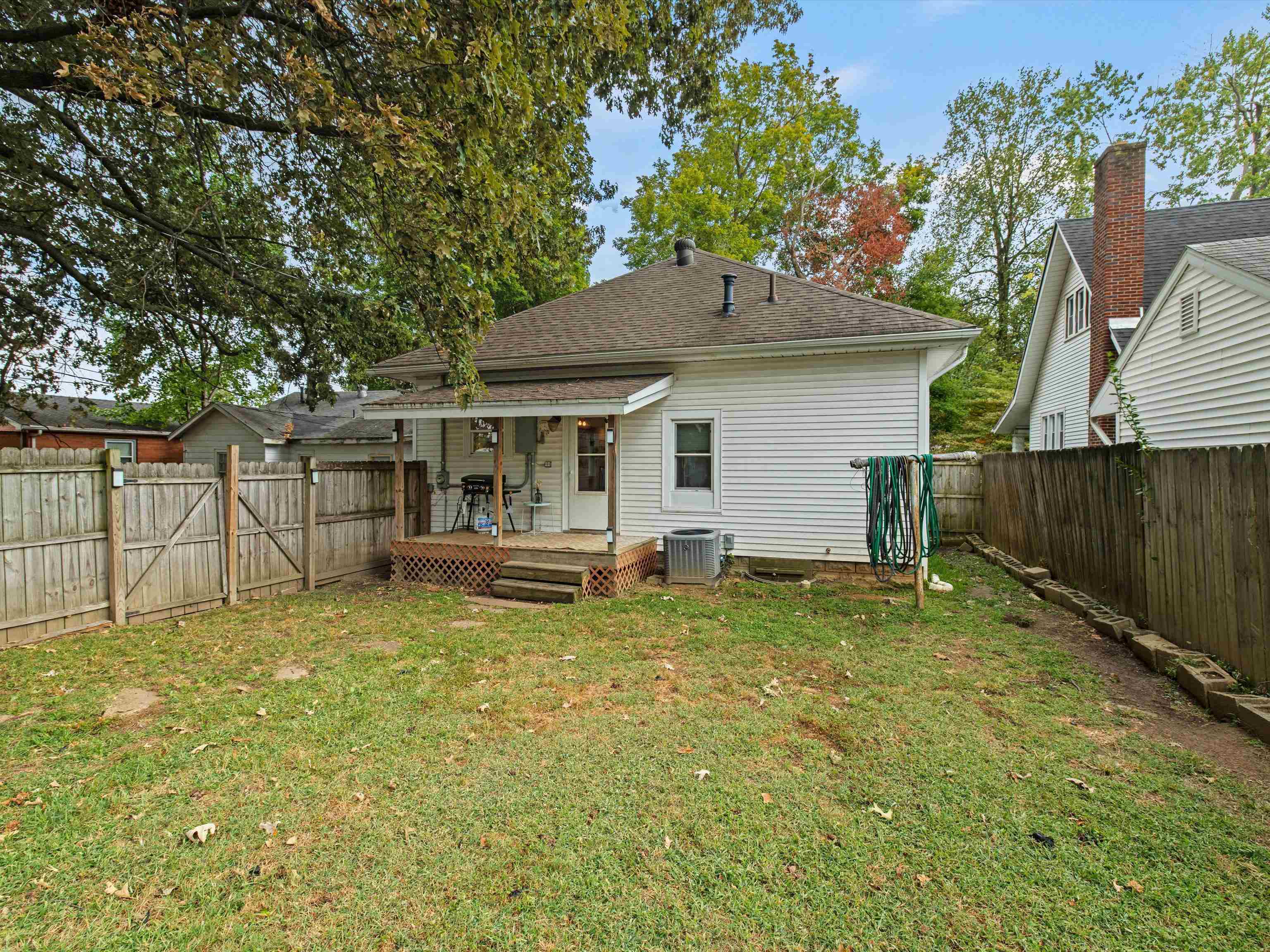 213 21St, Owensboro, Kentucky 42303, 2 Bedrooms Bedrooms, ,1 BathroomBathrooms,Single Family Residence,For Sale,21St,90620