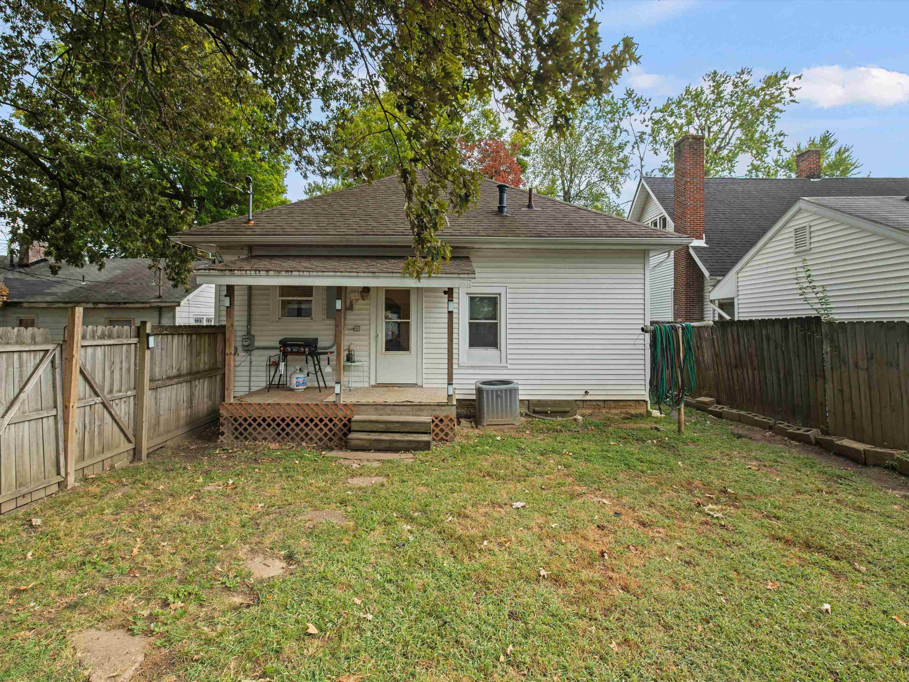 213 21St, Owensboro, Kentucky 42303, 2 Bedrooms Bedrooms, ,1 BathroomBathrooms,Single Family Residence,For Sale,21St,90620